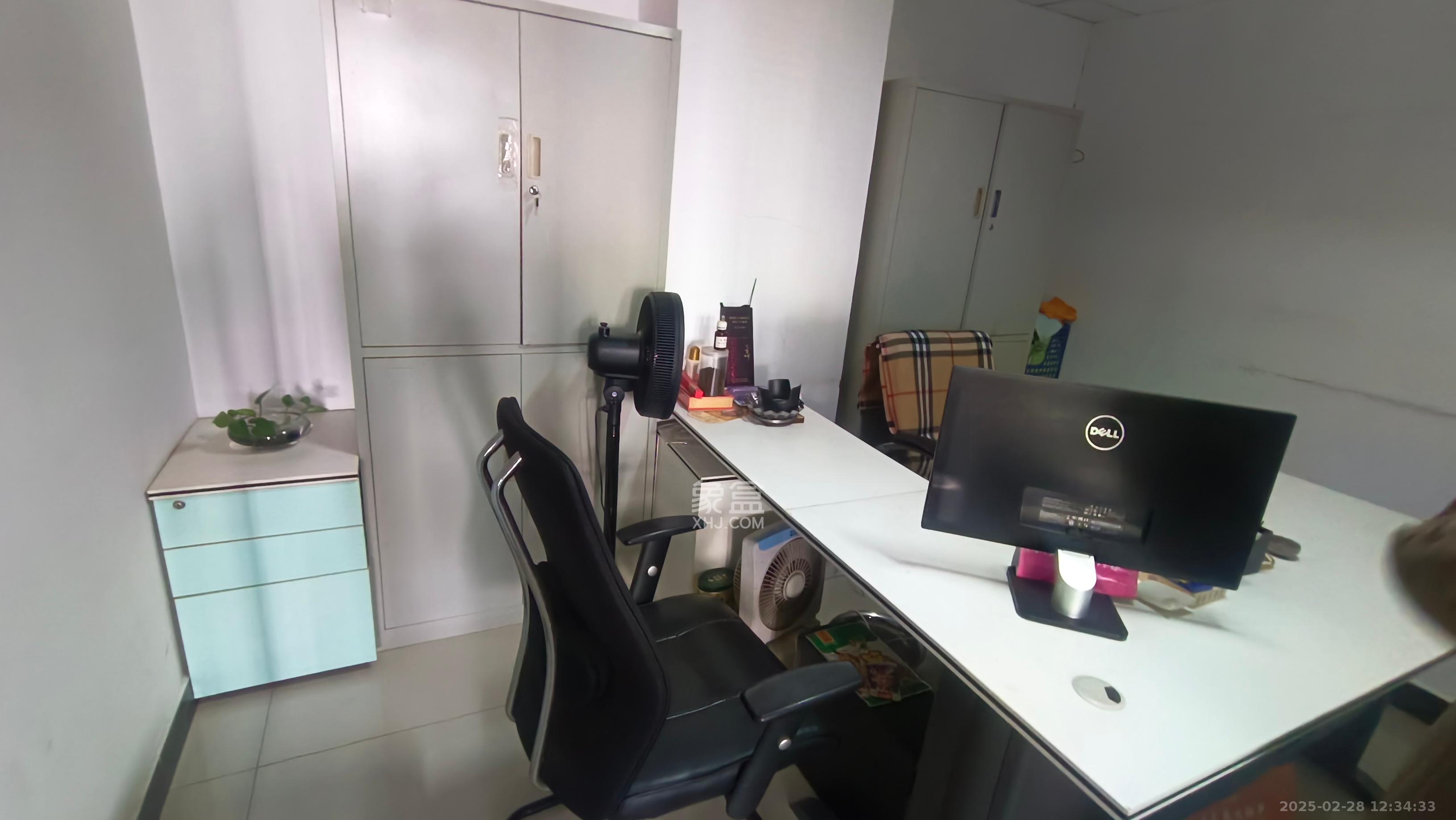 汇达国际公馆(汇达大厦) 5室1厅1卫 8000.0元/月 汇达国际公馆(汇达大厦) 5室1厅1卫 8000.0元/月室内图