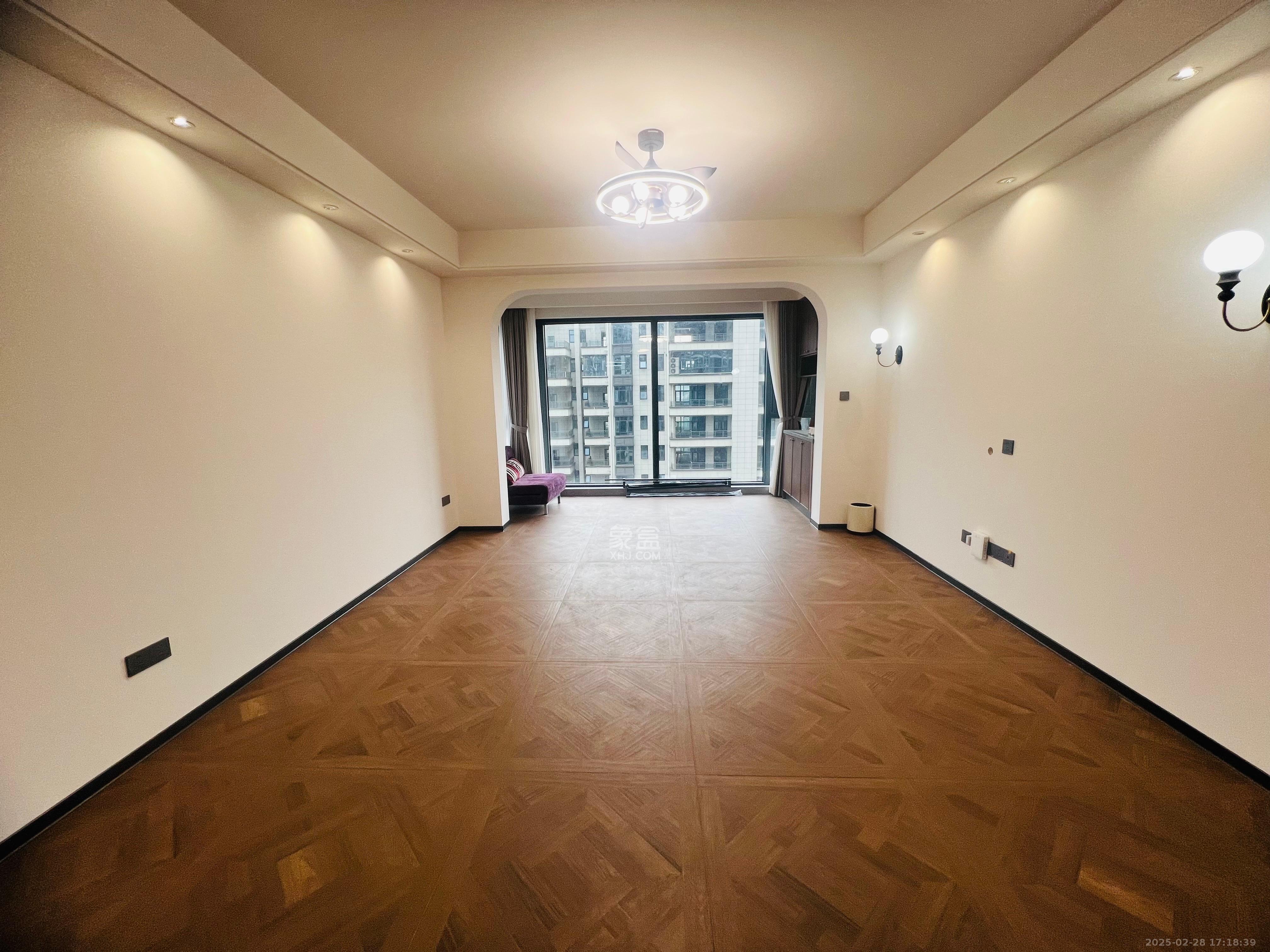 宝能公馆(美联天骄城五期) 4室2厅2卫 7500.0元/月 宝能公馆(美联天骄城五期) 4室2厅2卫 7500.0元/月室内图