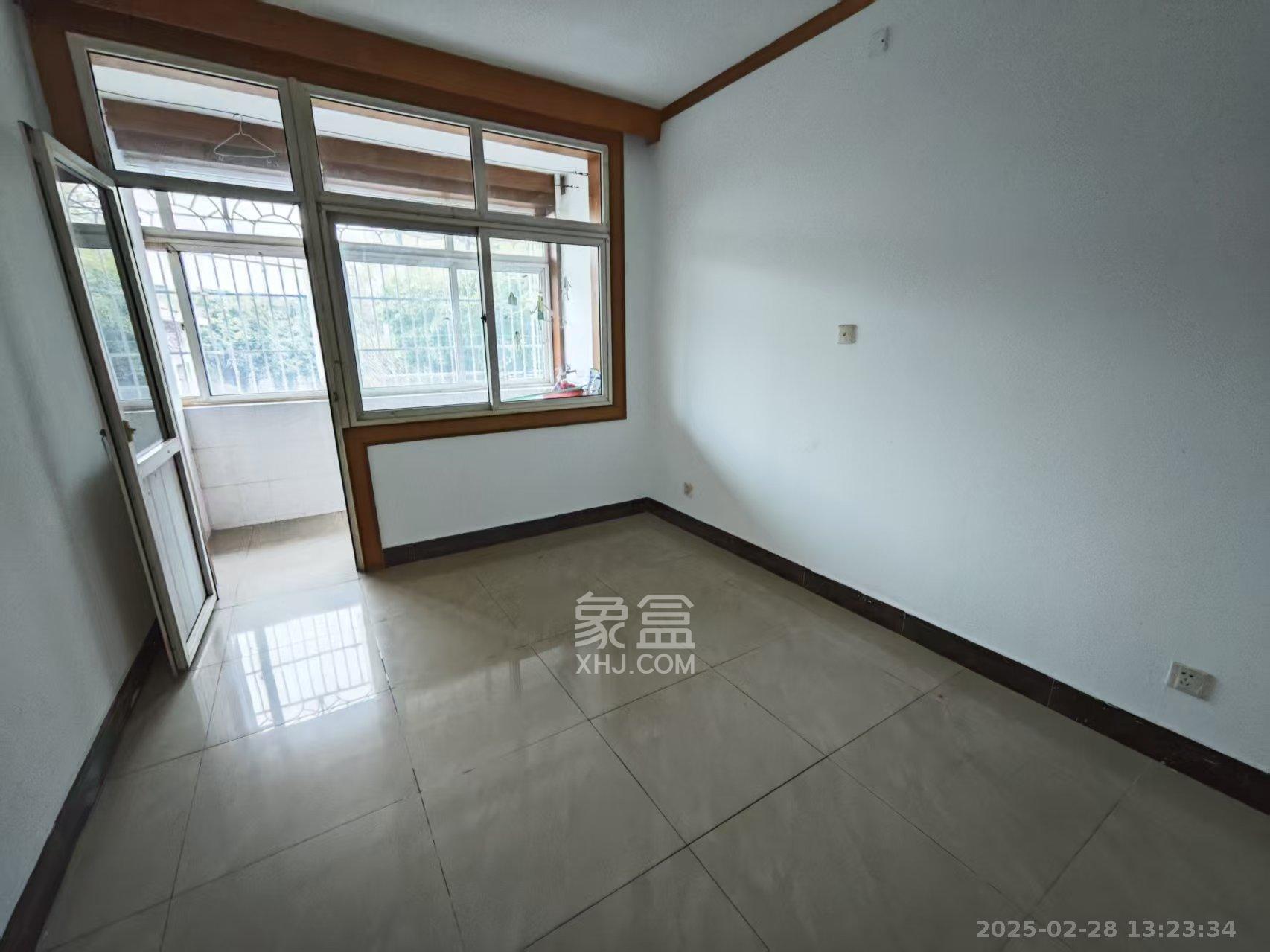 灰埠小区（灰埠社区）  30室30厅7卫    5000.0元/月室内图