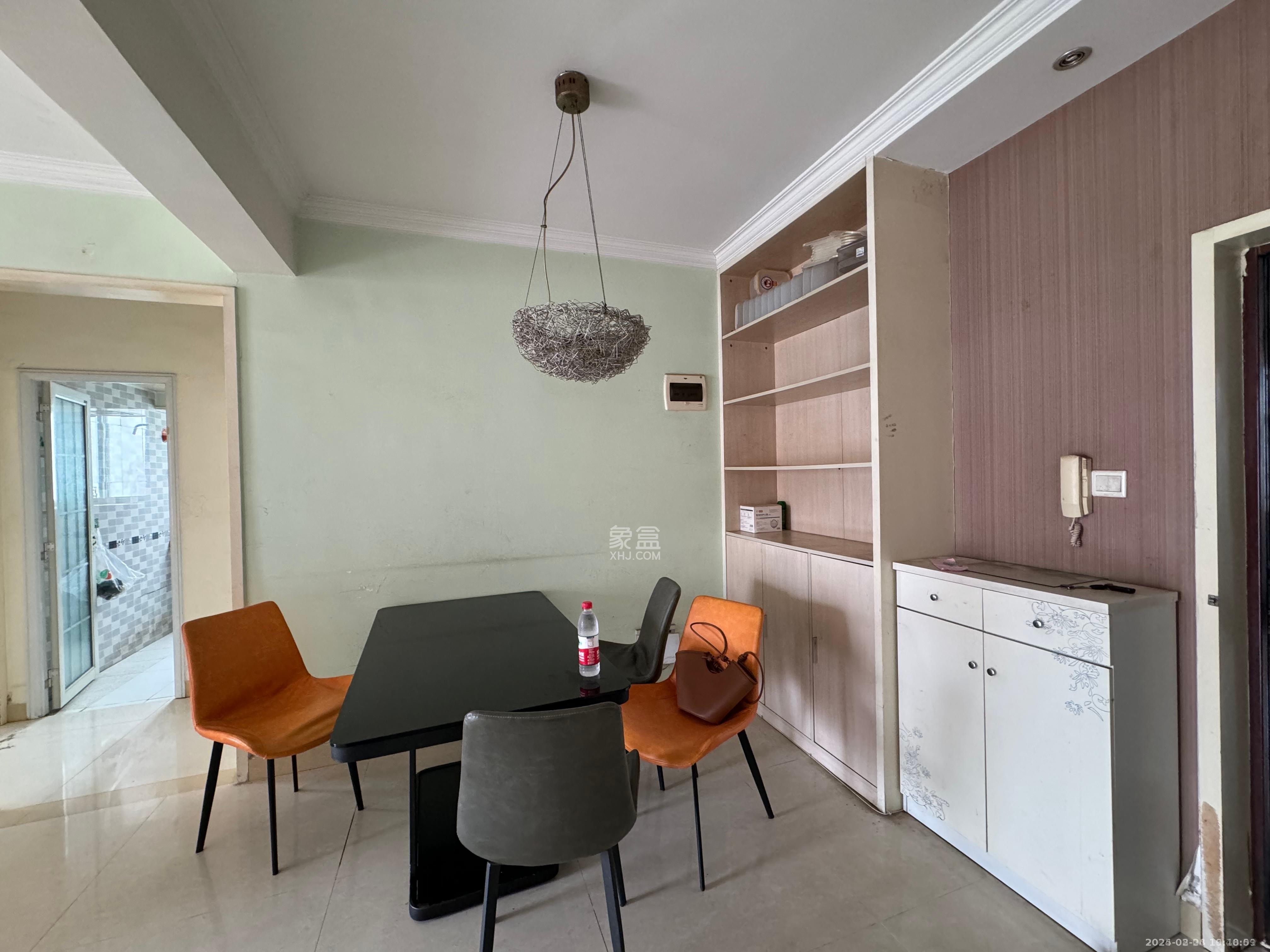 嘉盛华庭(一期、二期、三期) 2室2厅1卫 2200.0元/月 嘉盛华庭(一期、二期、三期) 2室2厅1卫 2200.0元/月室内图