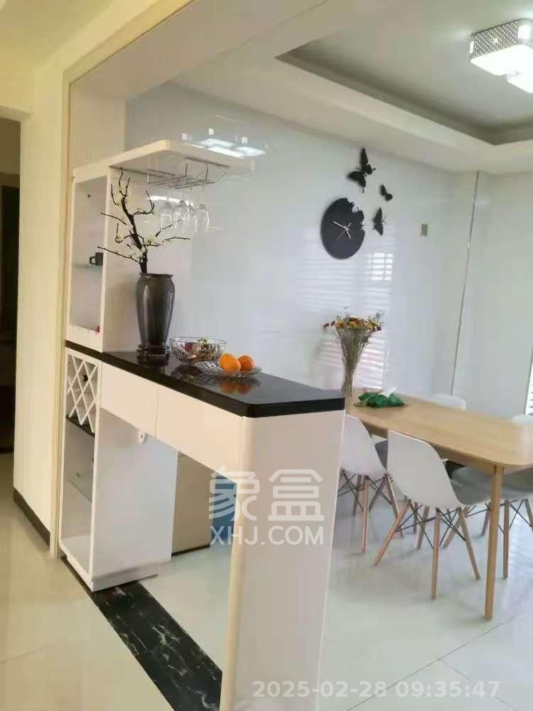 绿地之窗 2室2厅2卫 2300.0元/月 绿地之窗 2室2厅2卫 2300.0元/月室内图