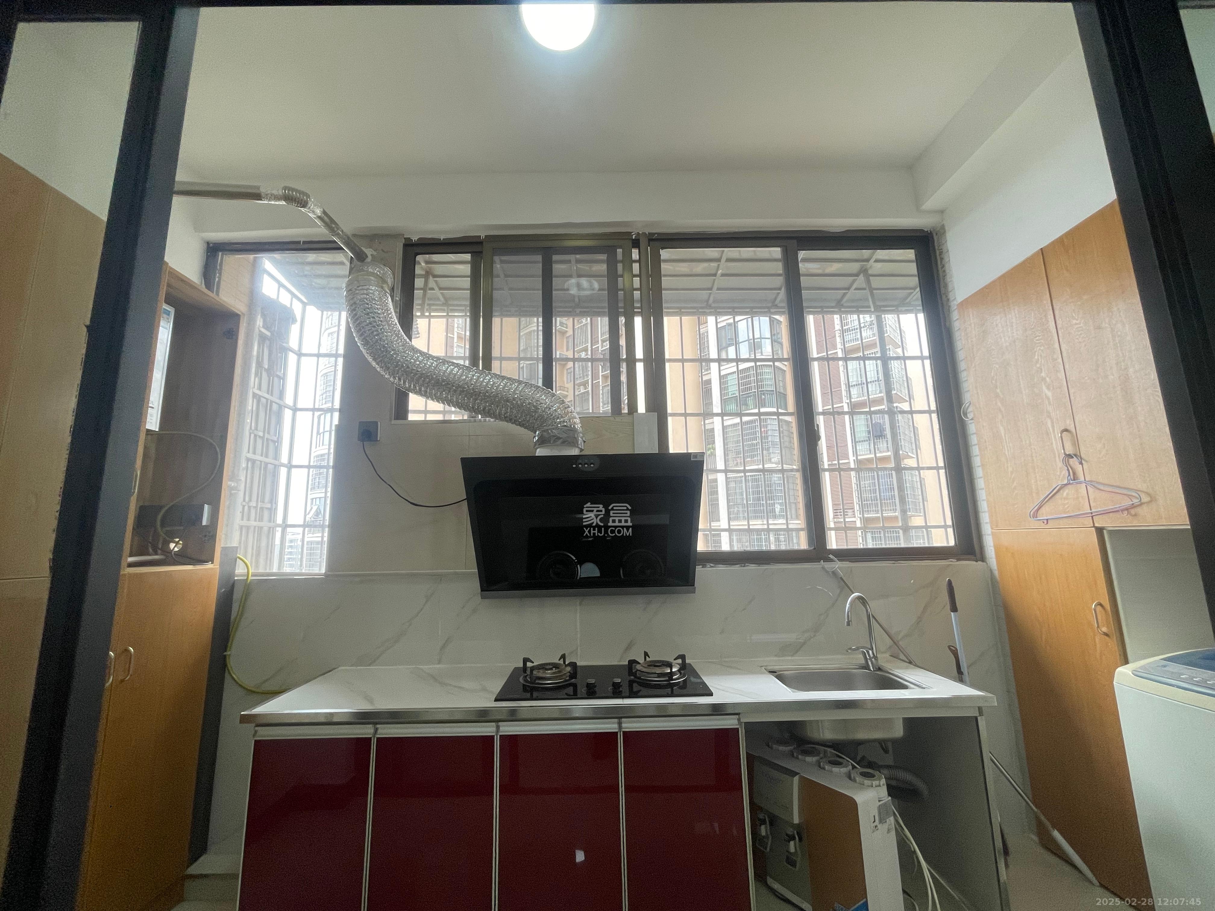 山水金庭  2室1厅1卫    880.0元/月 山水金庭  2室1厅1卫    880.0元/月室内图