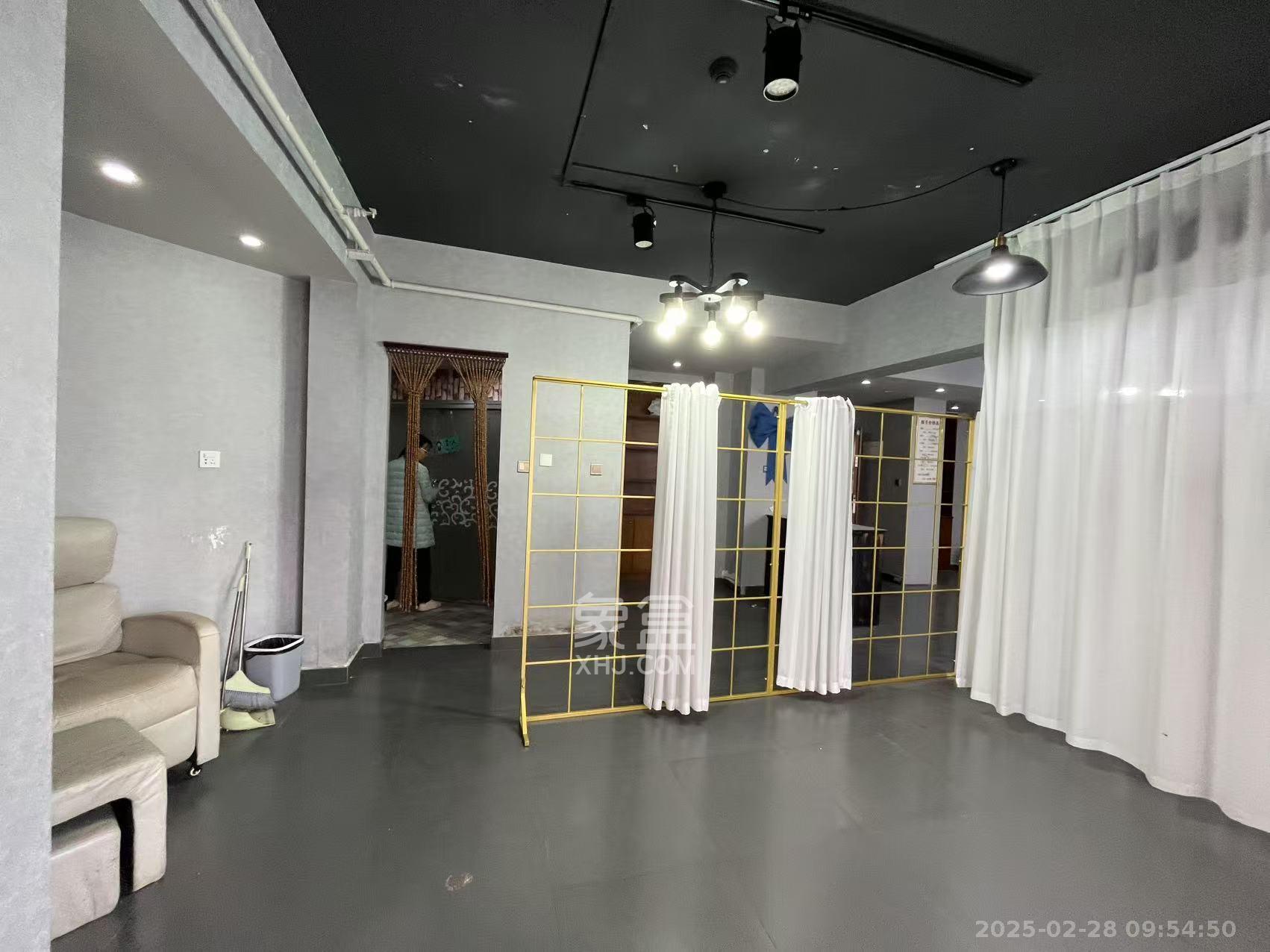 万博汇 1室1厅1卫 1600.0元/月 万博汇 1室1厅1卫 1600.0元/月室内图