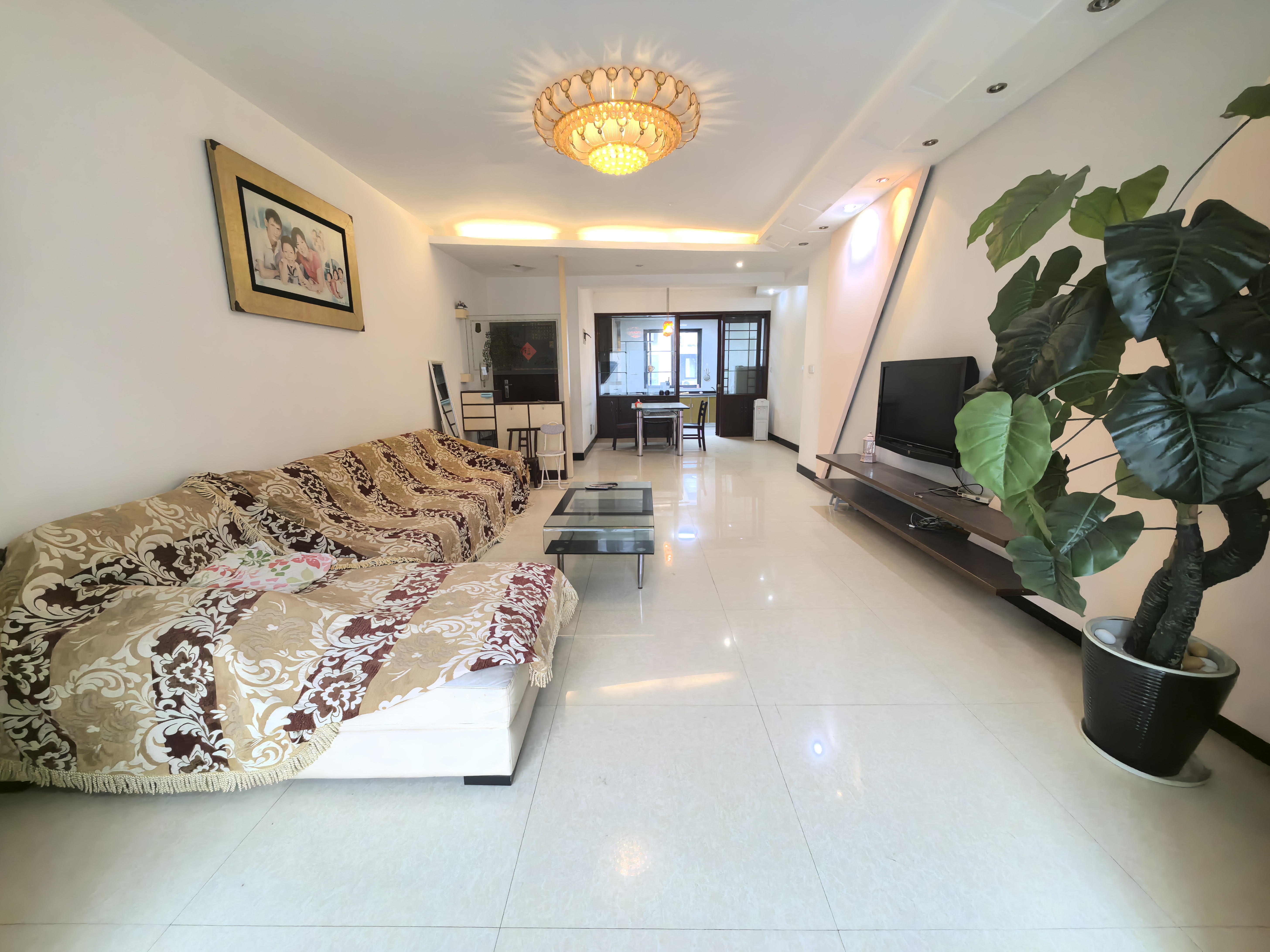 莱茵小镇  3室2厅1卫    39.8万 莱茵小镇  3室2厅1卫    39.8万室内图