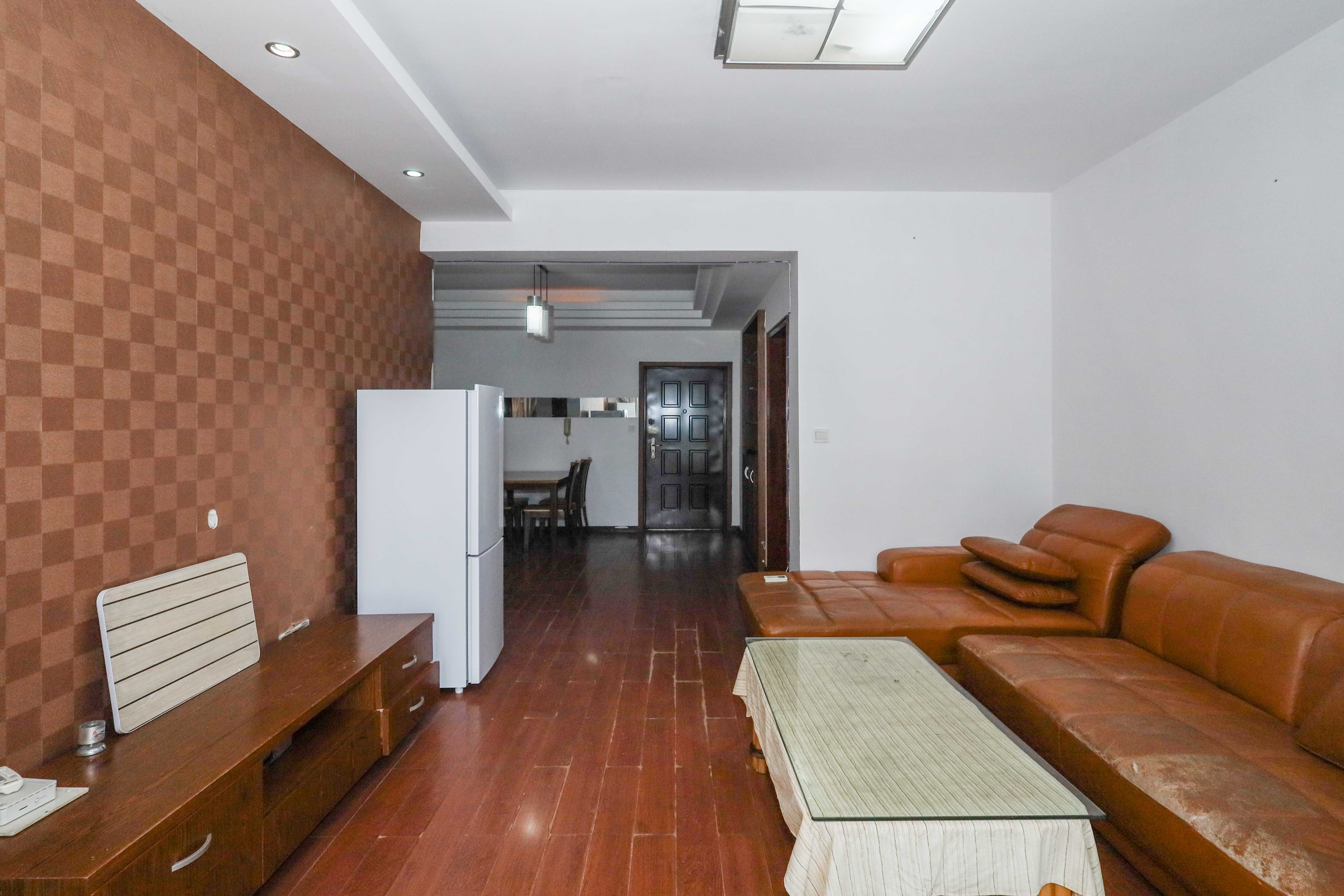 麓山润城  2室2厅1卫    48.0万客厅