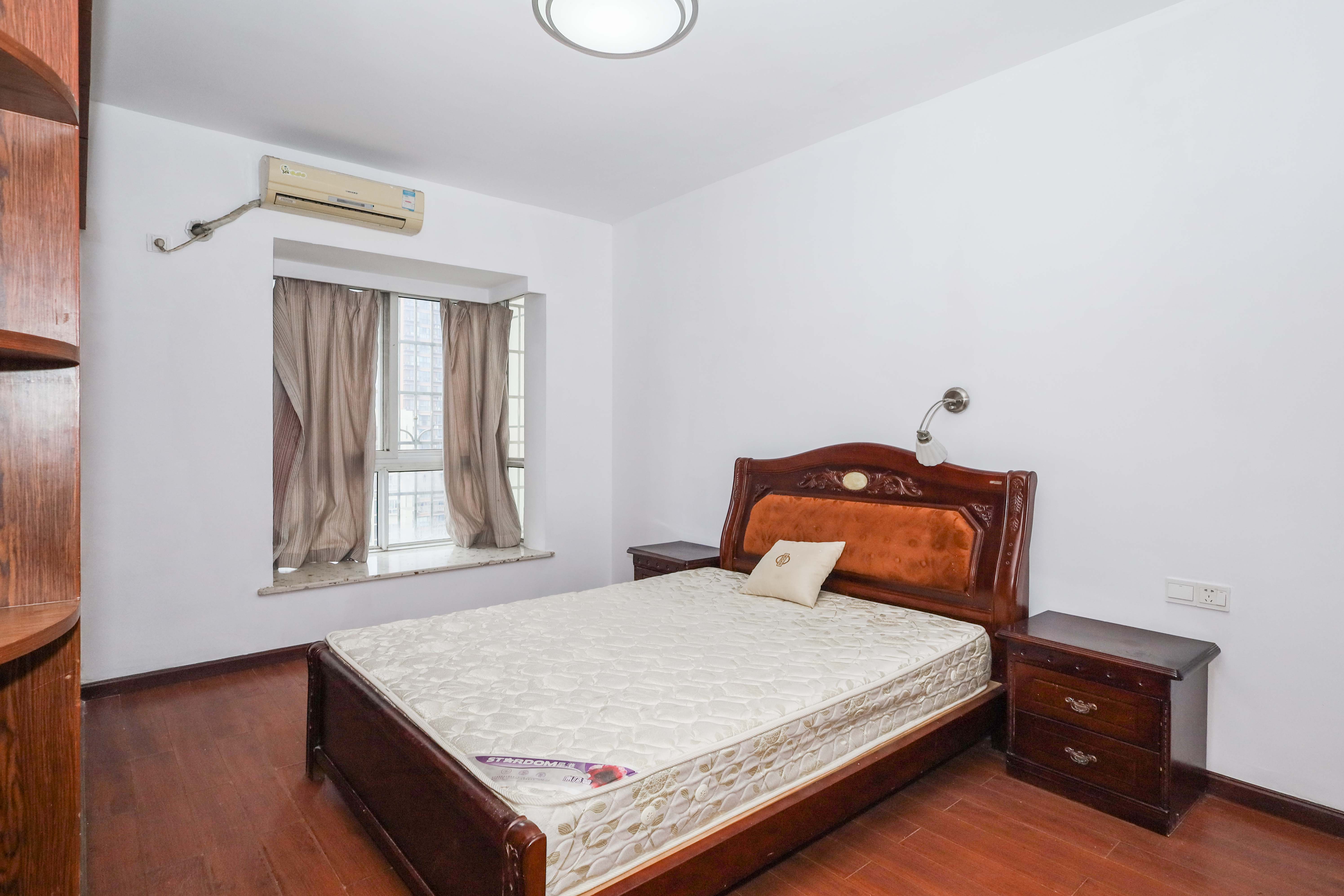 麓山润城  2室2厅1卫    48.0万卧室