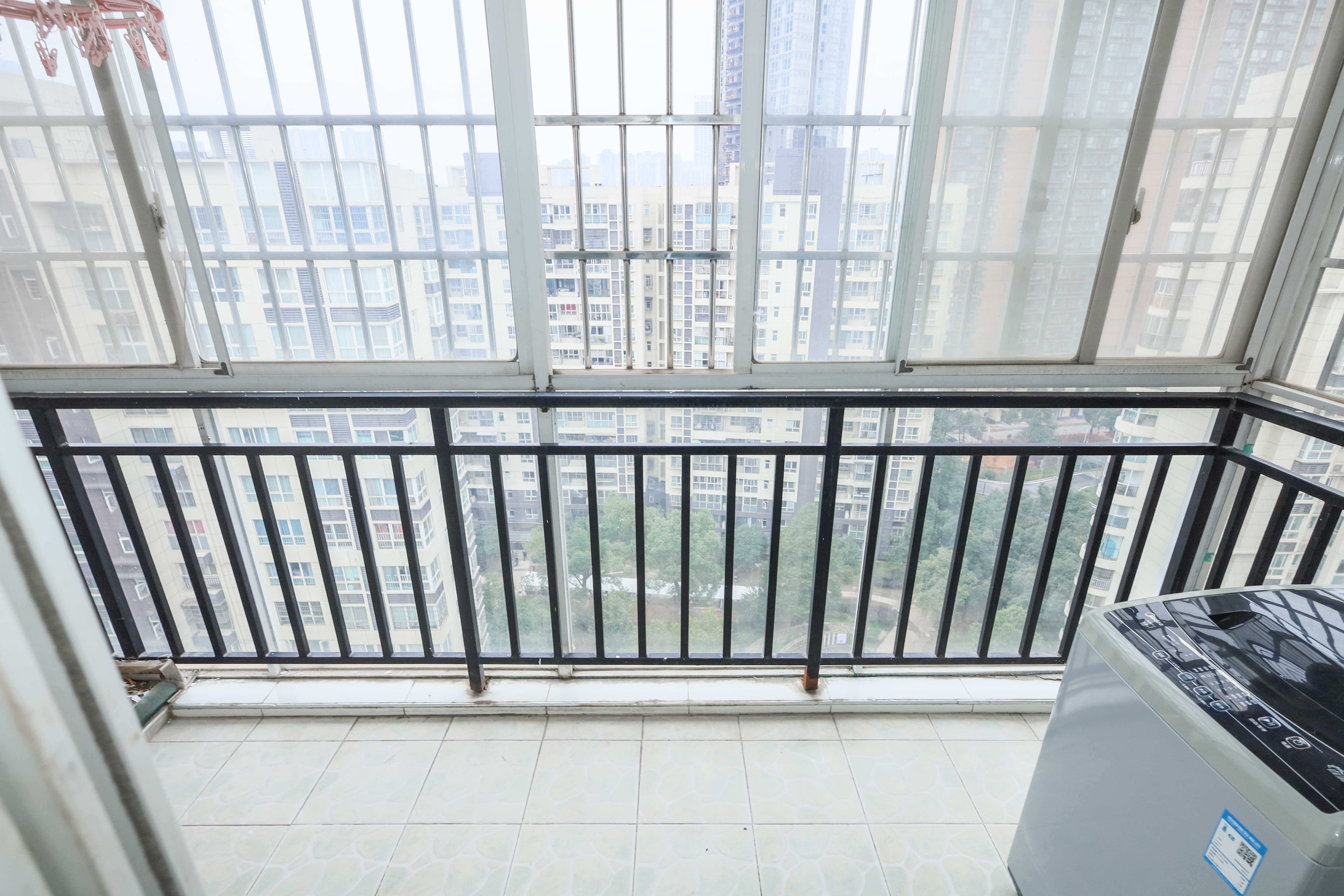 麓山润城  2室2厅1卫    48.0万阳台