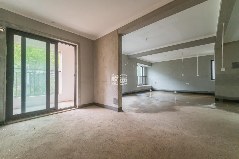 中交建发松雅院  4室2厅2卫   155.80万