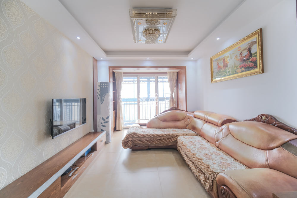 花样年华  3室2厅1卫    56.0万