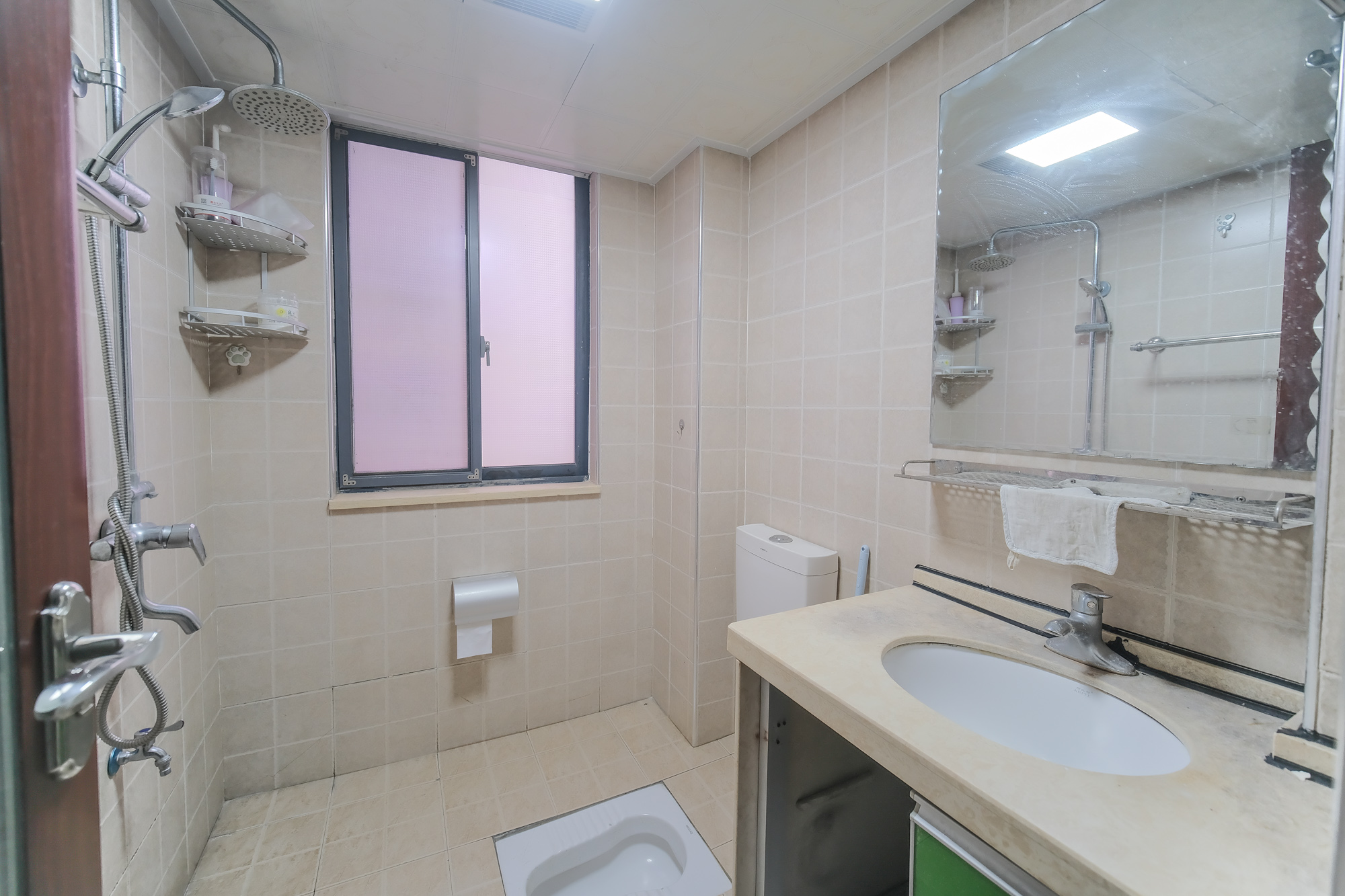 花样年华  3室2厅1卫    56.0万 花样年华  3室2厅1卫    56.0万卫生间