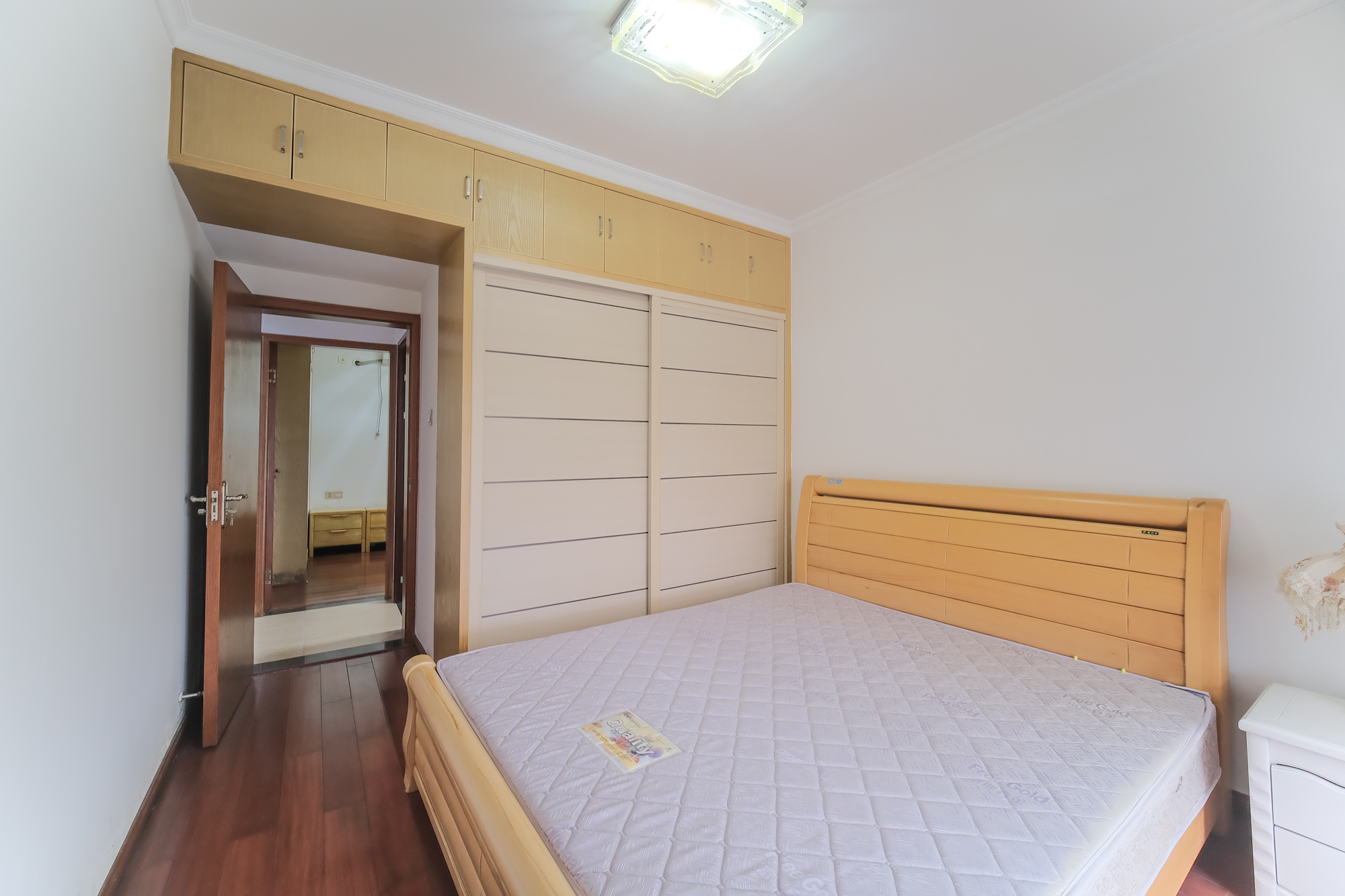 花样年华  3室2厅1卫    56.0万 花样年华  3室2厅1卫    56.0万卧室