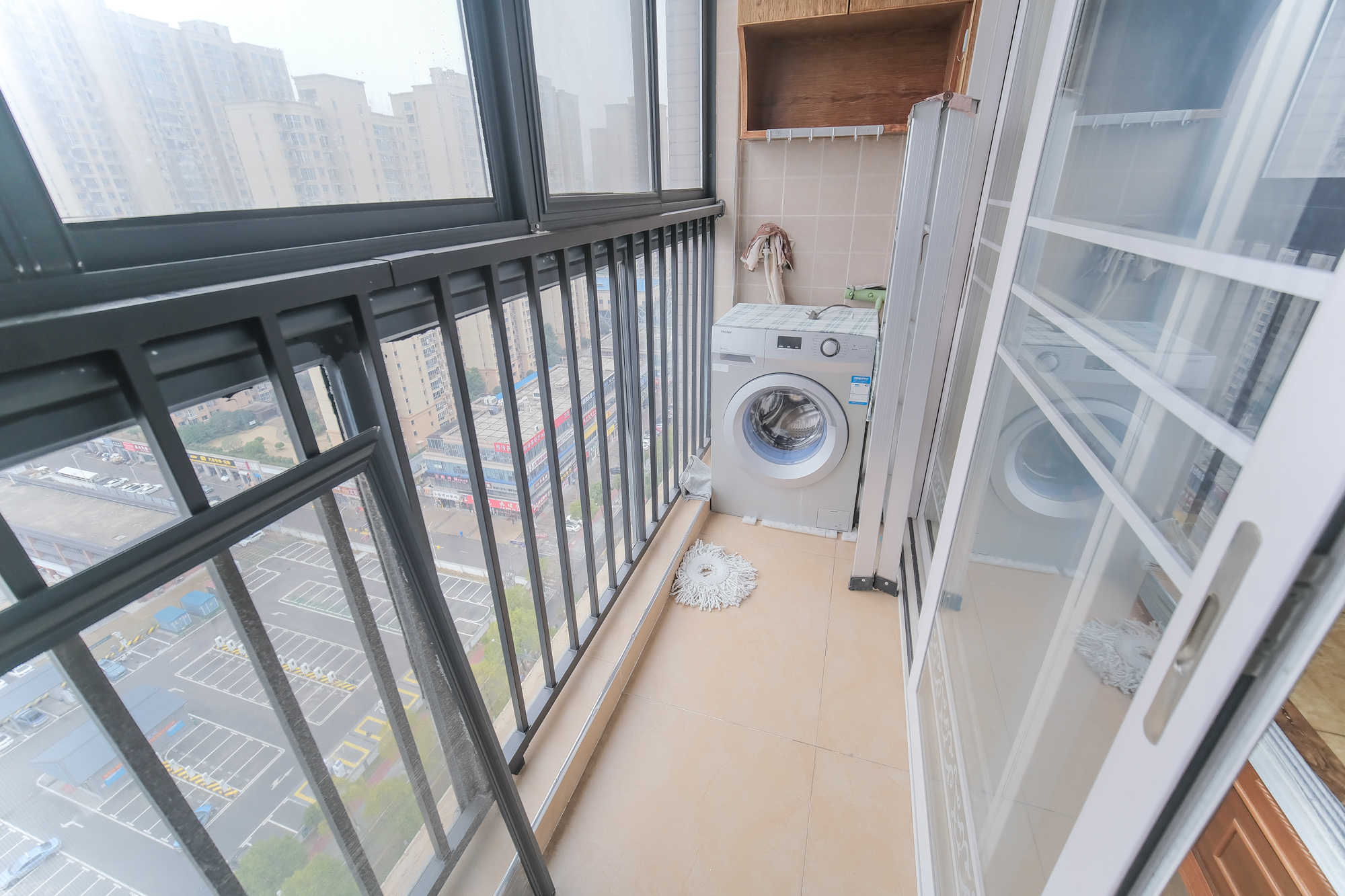 花样年华  3室2厅1卫    56.0万 花样年华  3室2厅1卫    56.0万阳台