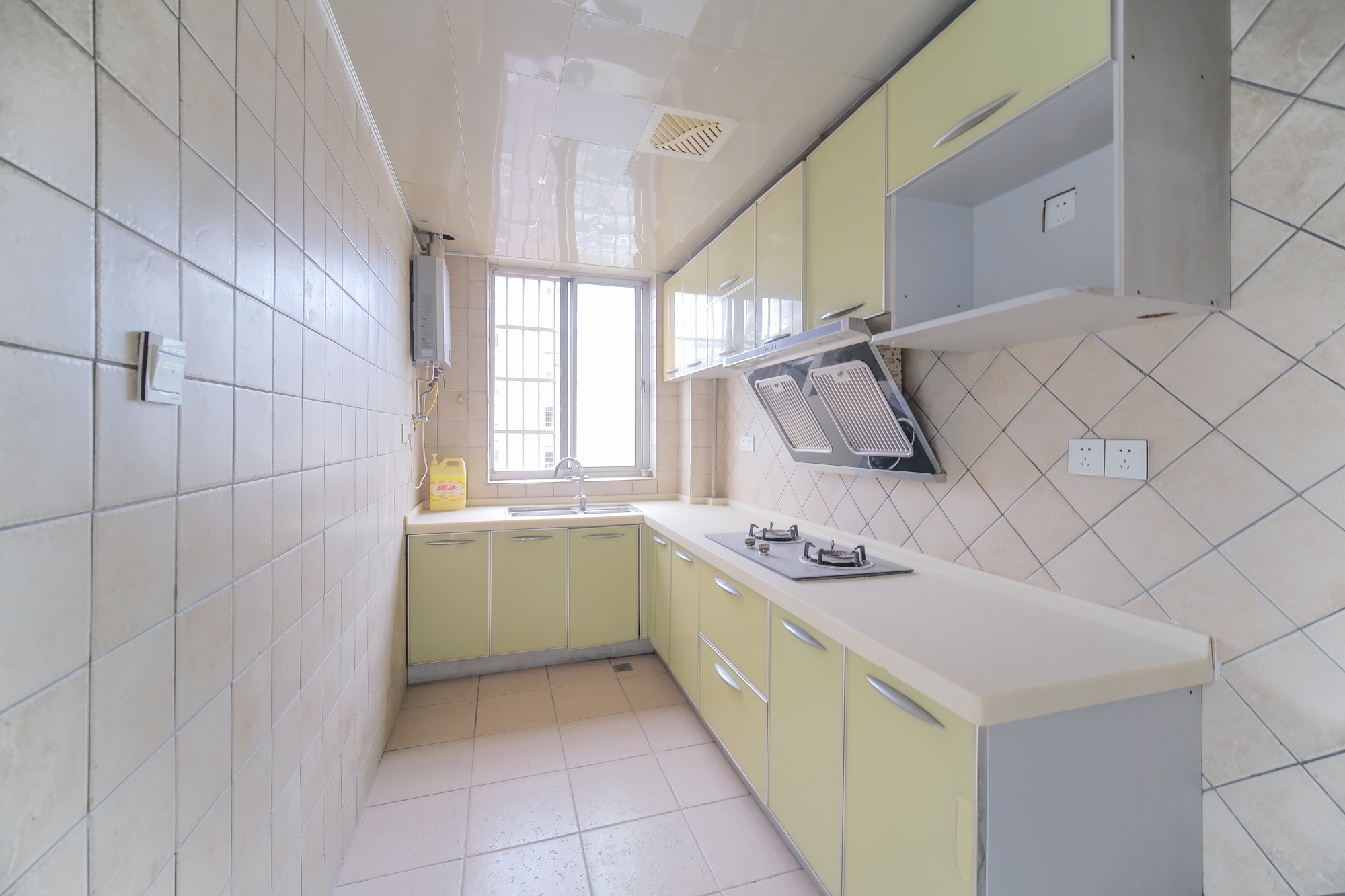 红树湾  3室2厅2卫    65.0万 红树湾  3室2厅2卫    65.0万厨房