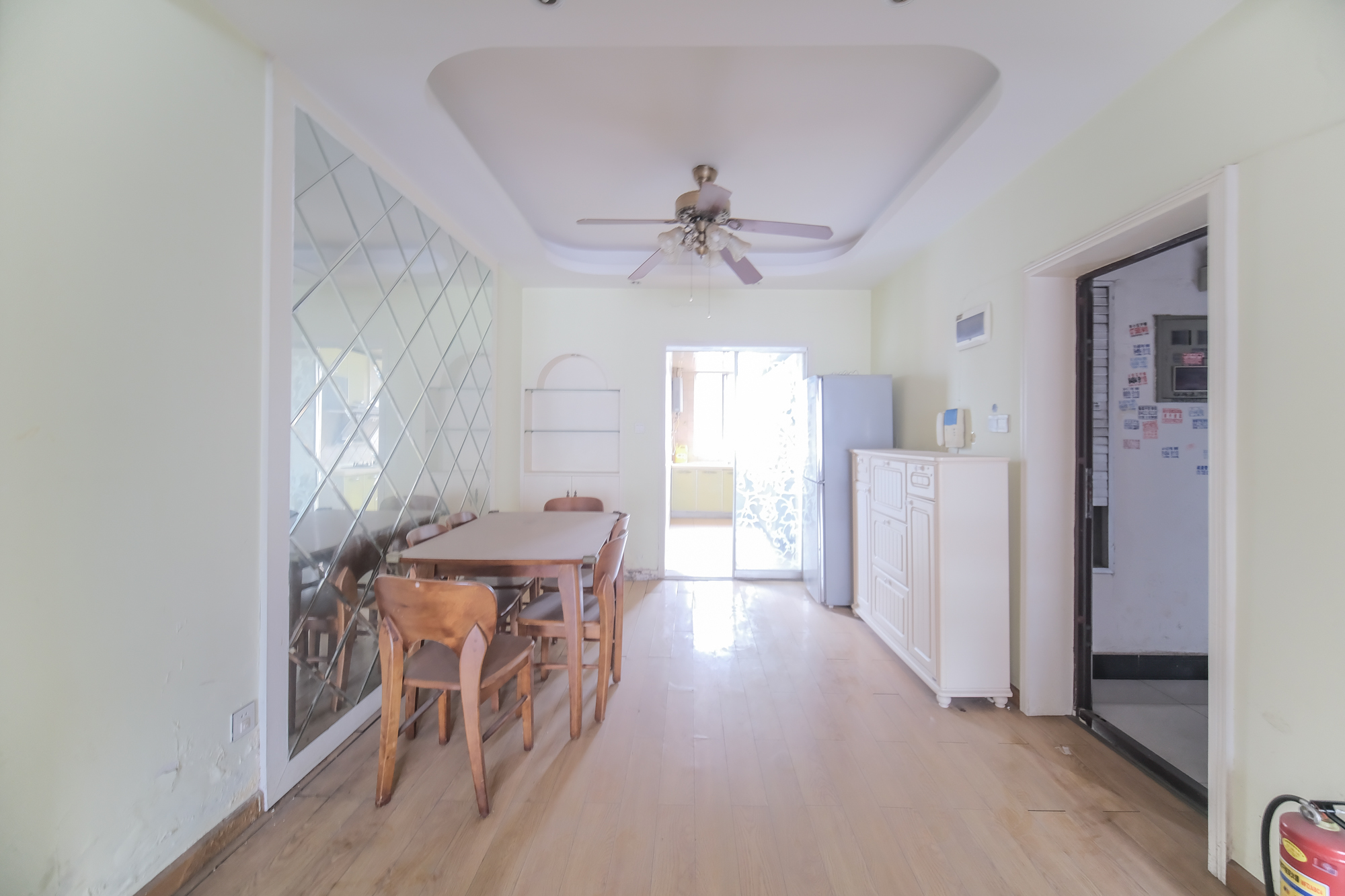 红树湾  3室2厅2卫    65.0万 红树湾  3室2厅2卫    65.0万客厅