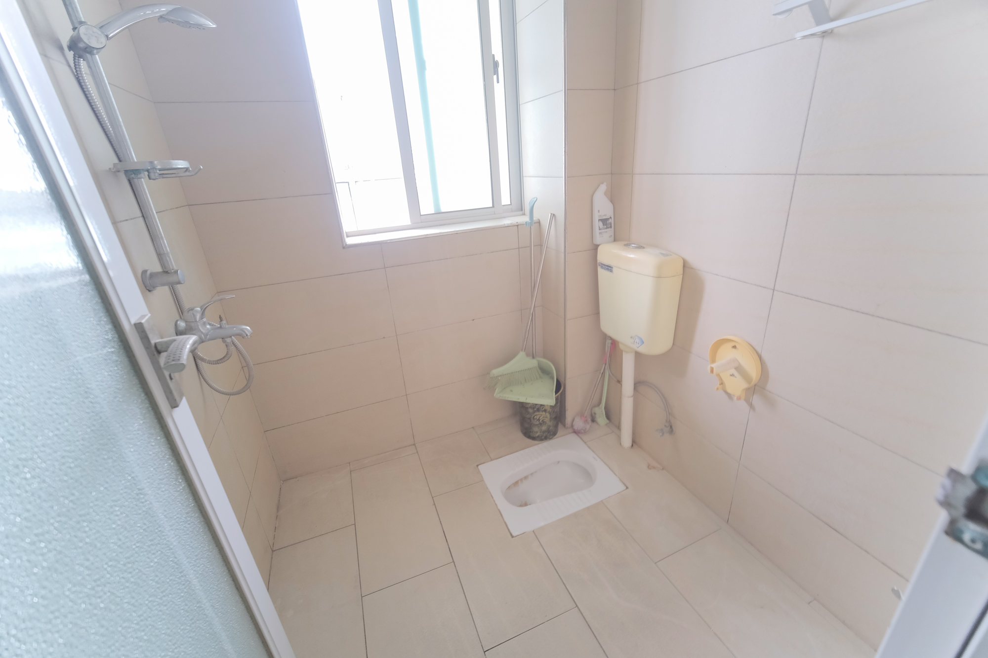 红树湾  3室2厅2卫    65.0万 红树湾  3室2厅2卫    65.0万卫生间