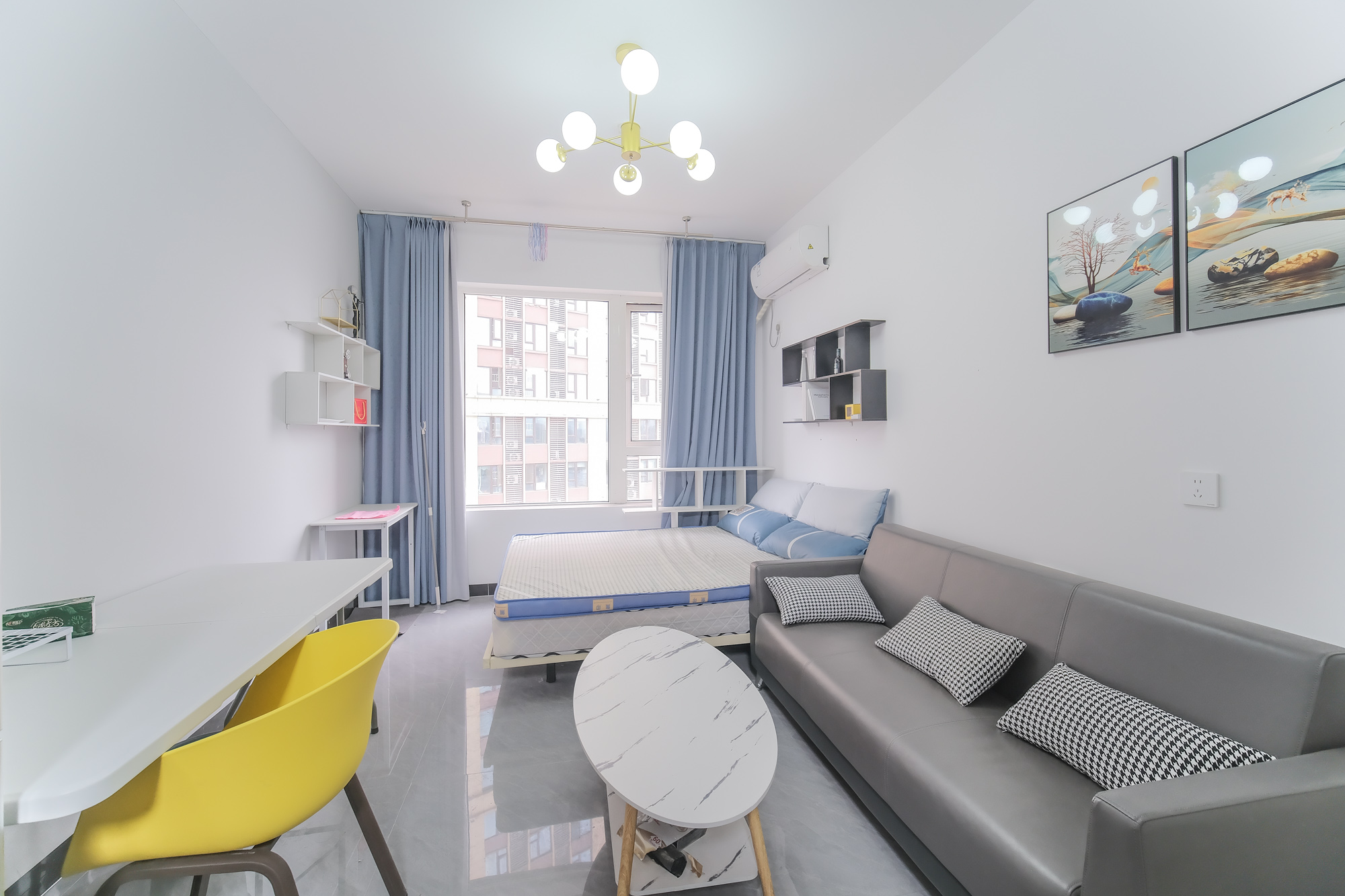 保利香槟国际 1室0厅1卫 15.8万 保利香槟国际 1室0厅1卫 15.8万客厅