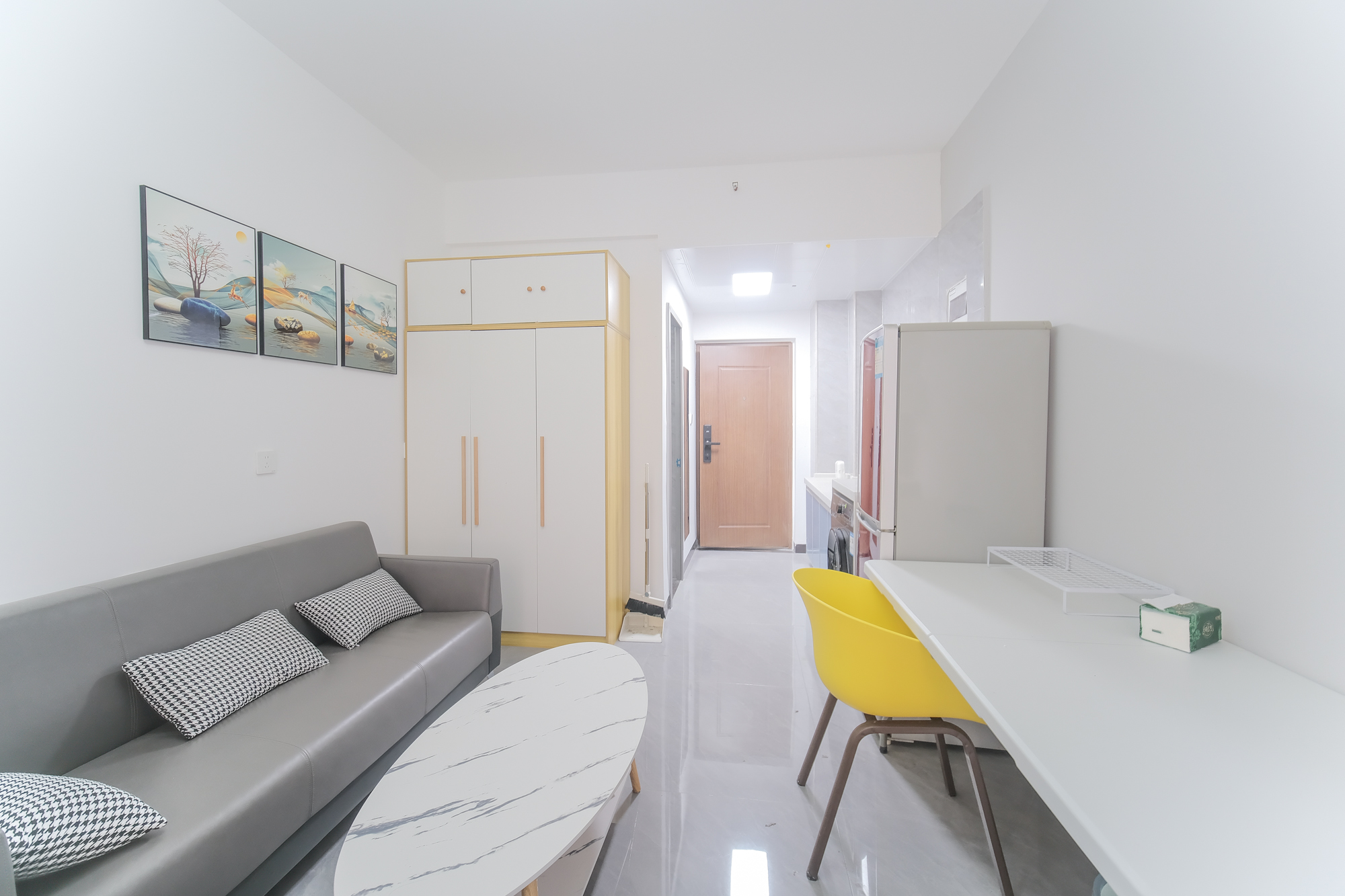 保利香槟国际 1室0厅1卫 15.8万 保利香槟国际 1室0厅1卫 15.8万客厅