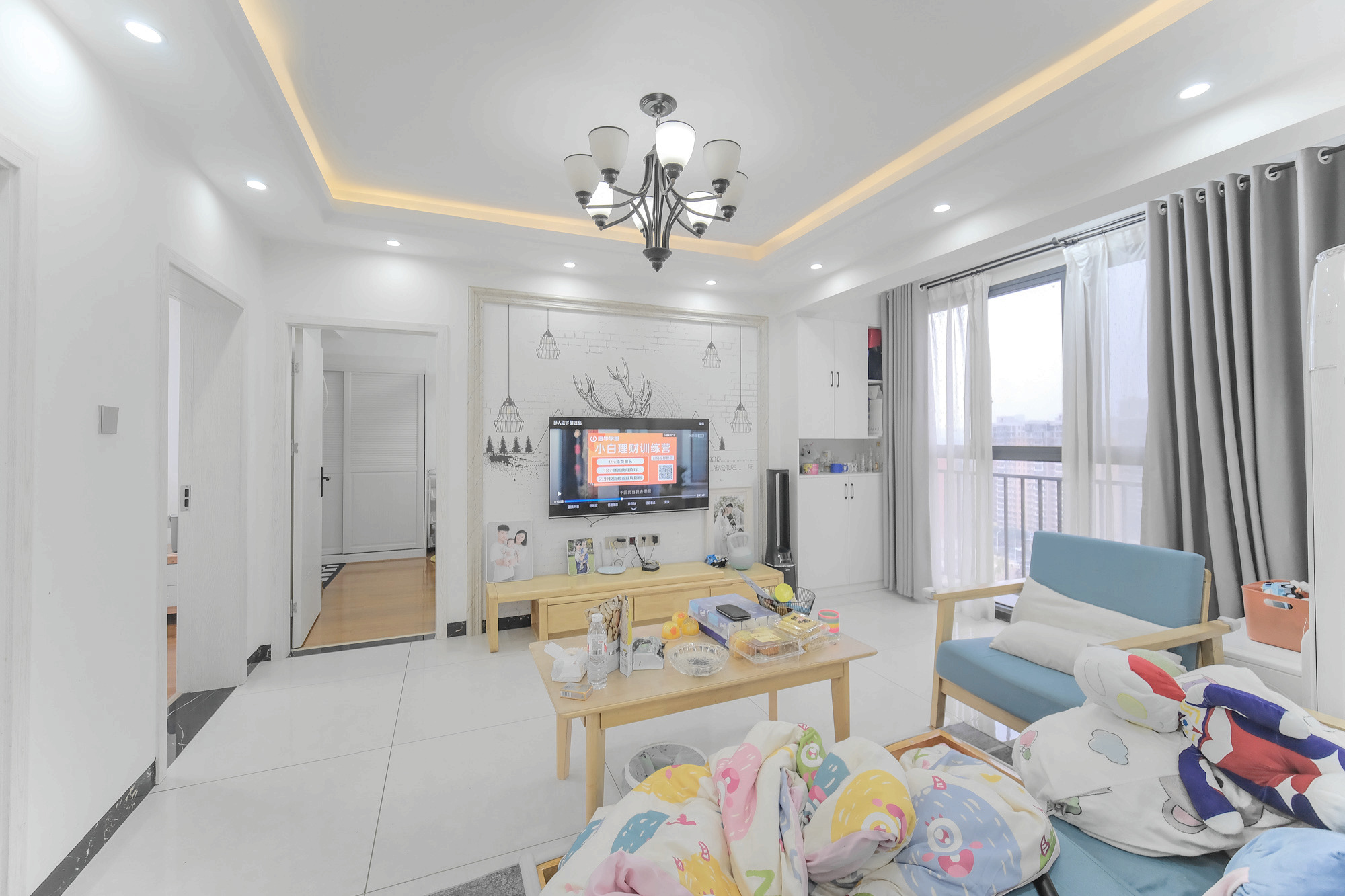 和悦城(蟠龙景苑)  3室2厅2卫   80.80万客厅