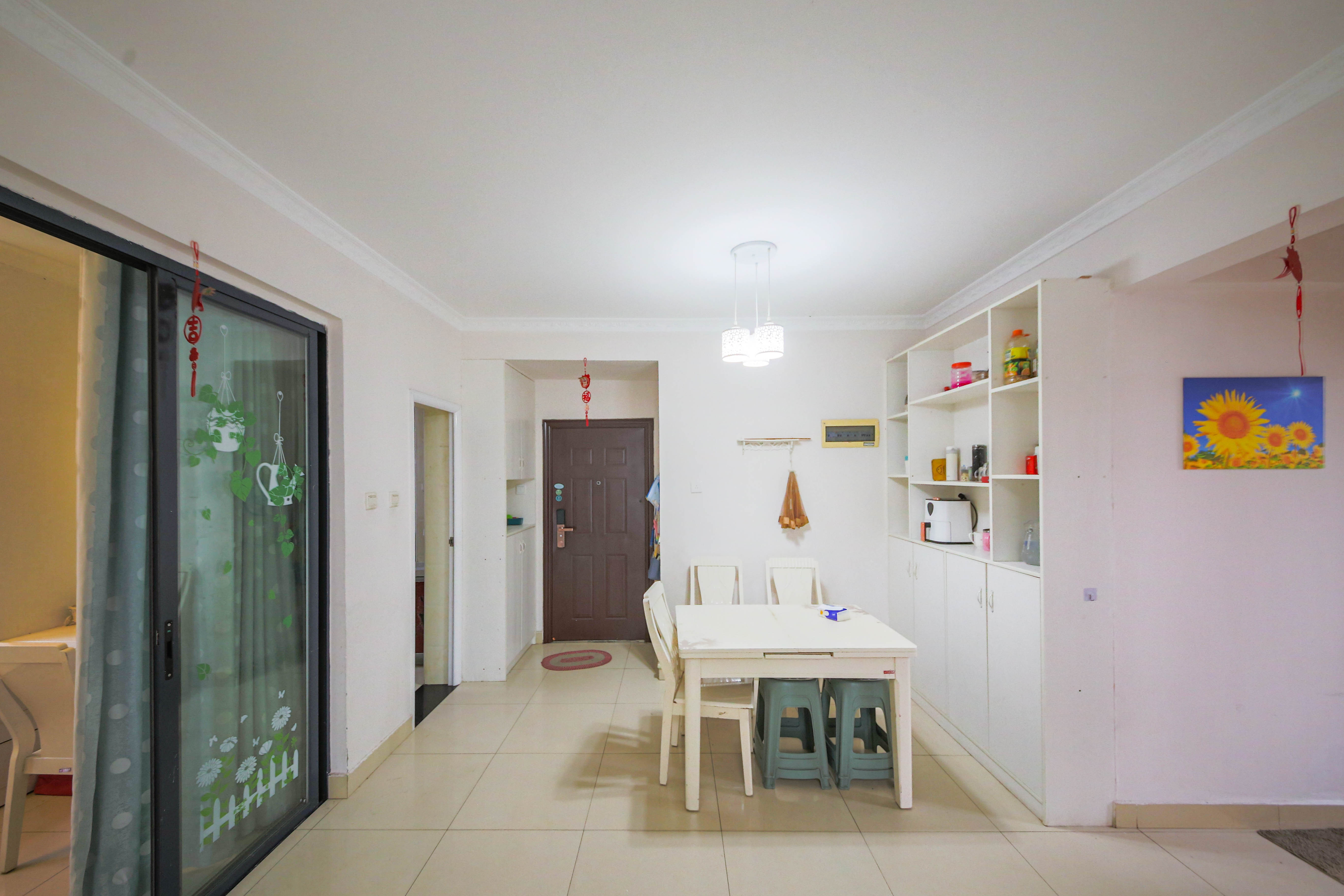 钱隆学府一、二期  3室2厅1卫    75.0万 钱隆学府一、二期  3室2厅1卫    75.0万客厅