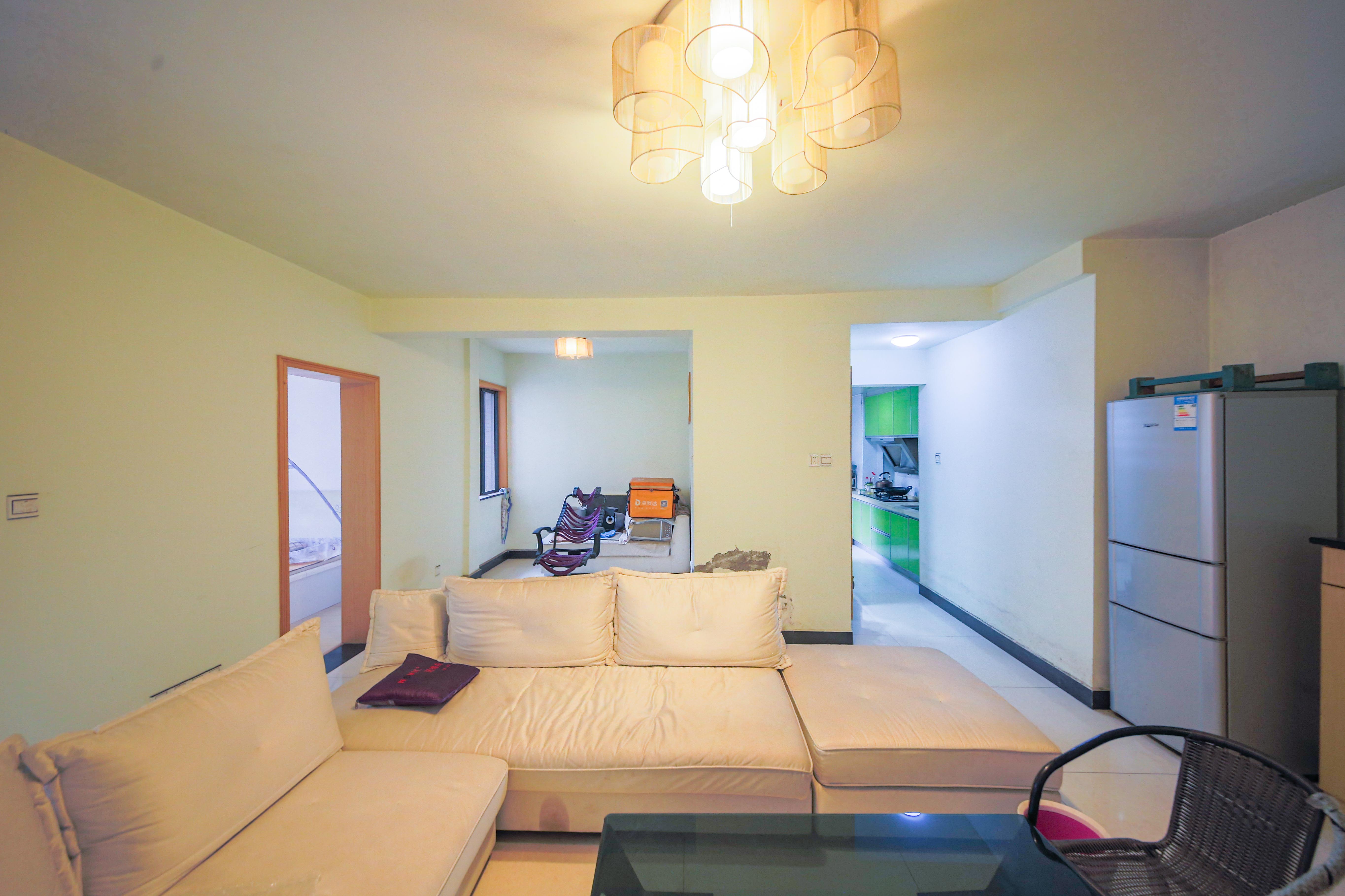 和庄  3室2厅1卫    59.0万 和庄  3室2厅1卫    59.0万客厅