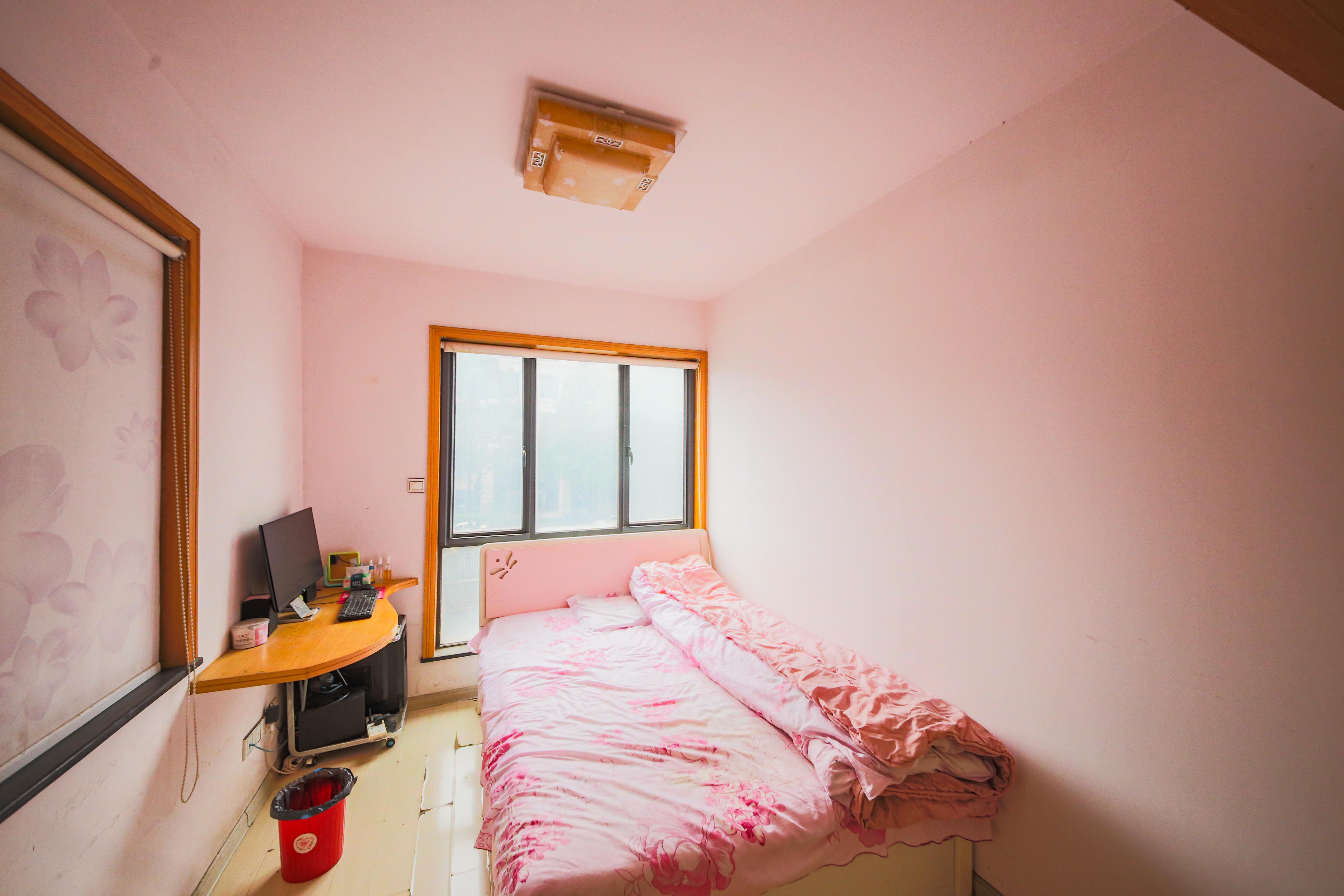 和庄  3室2厅1卫    59.0万 和庄  3室2厅1卫    59.0万卧室