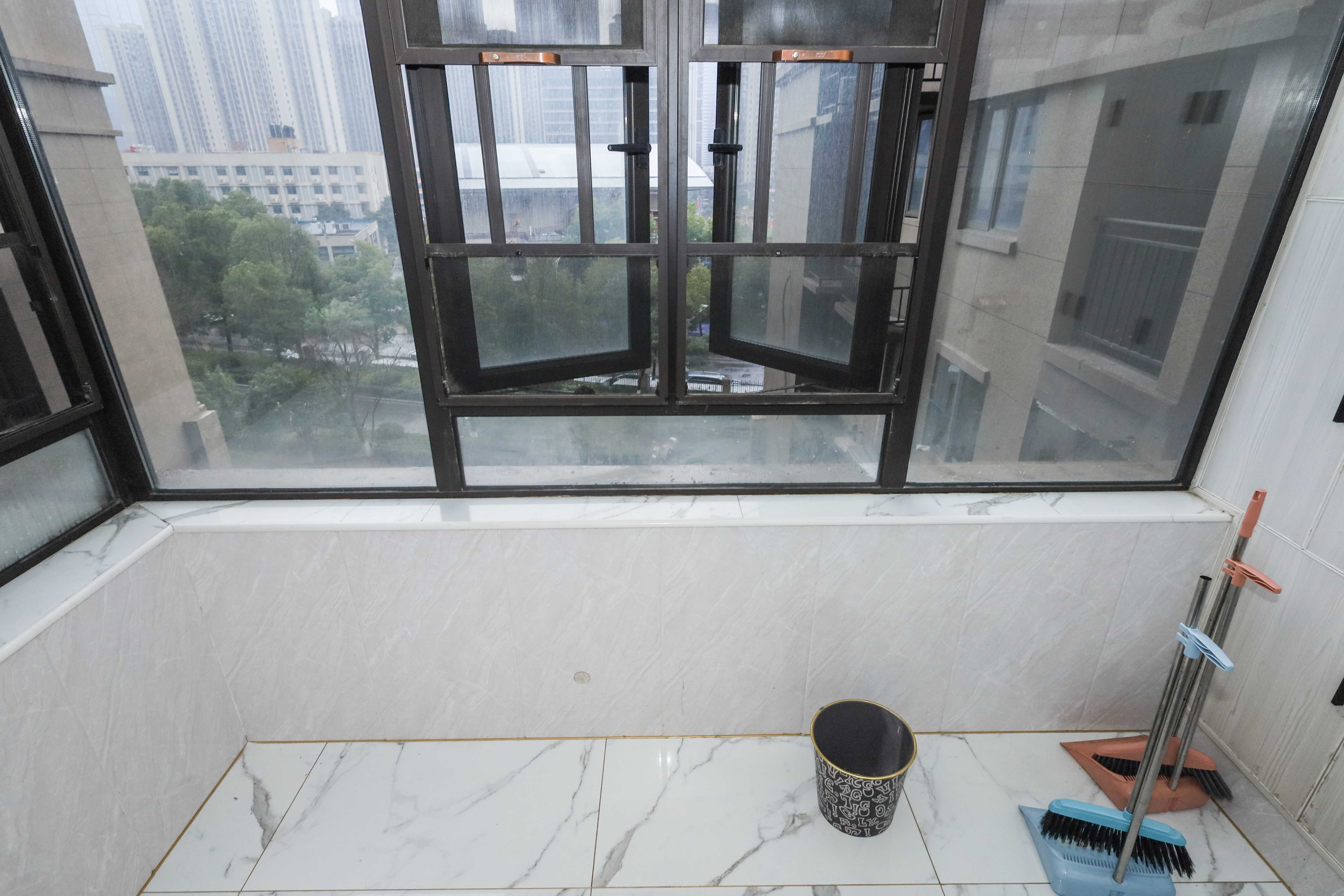 梅溪湖合能璞丽 3室2厅2卫 130.0万 梅溪湖合能璞丽 3室2厅2卫 130.0万阳台