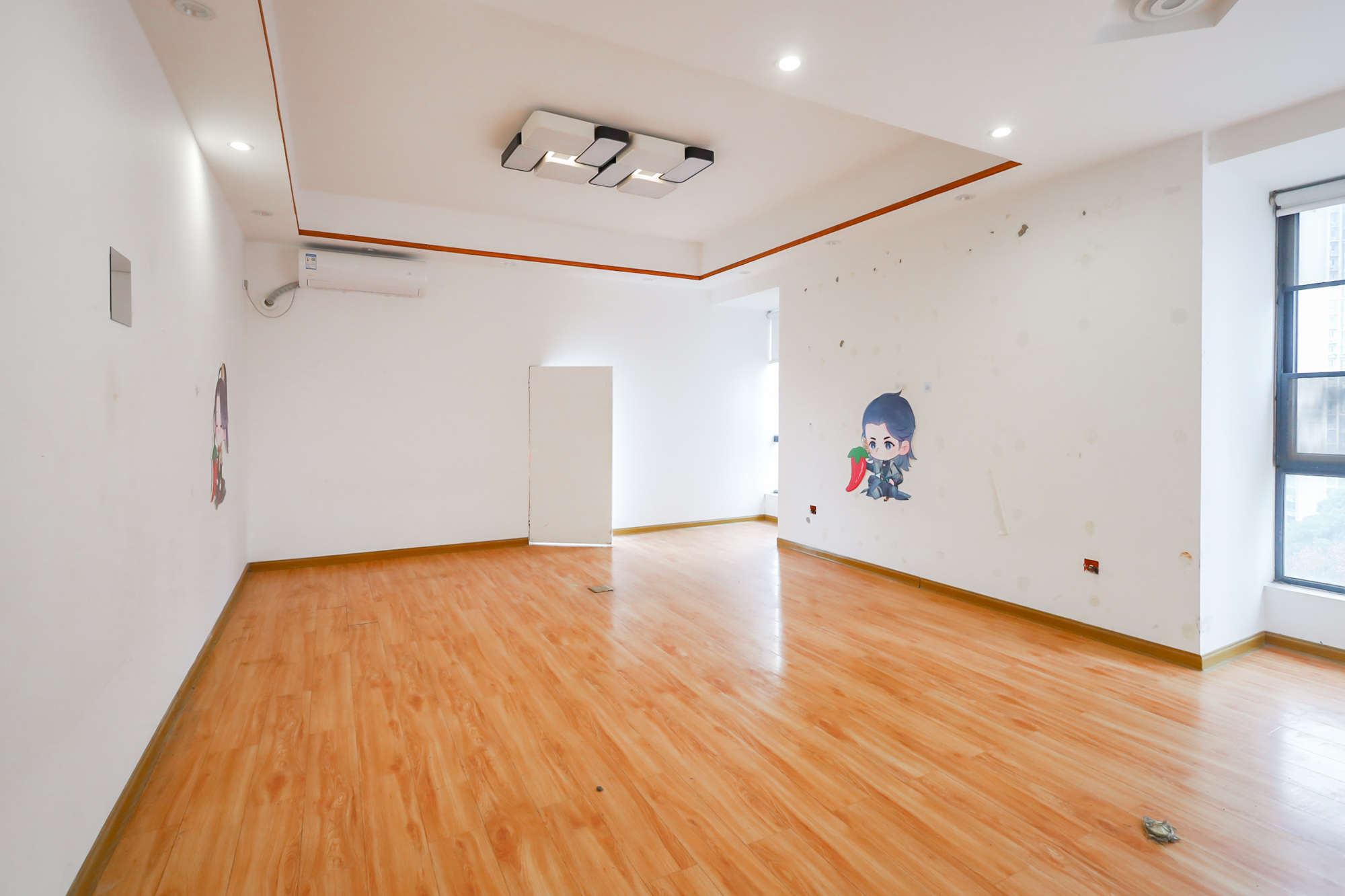 景秀江山  4室2厅2卫   206.00万卧室