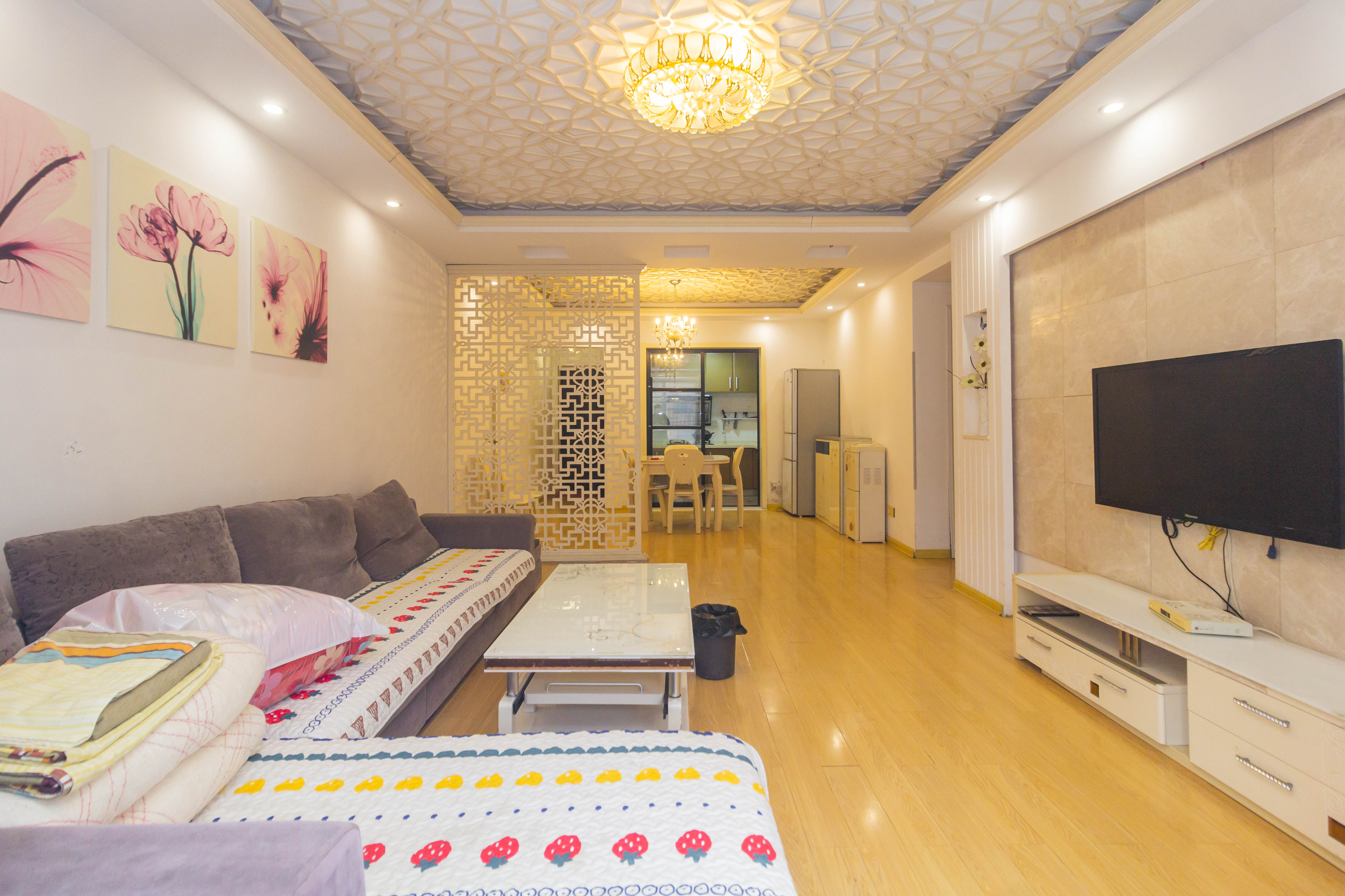 明天一城 2室2厅1卫 52.8万 明天一城 2室2厅1卫 52.8万客厅