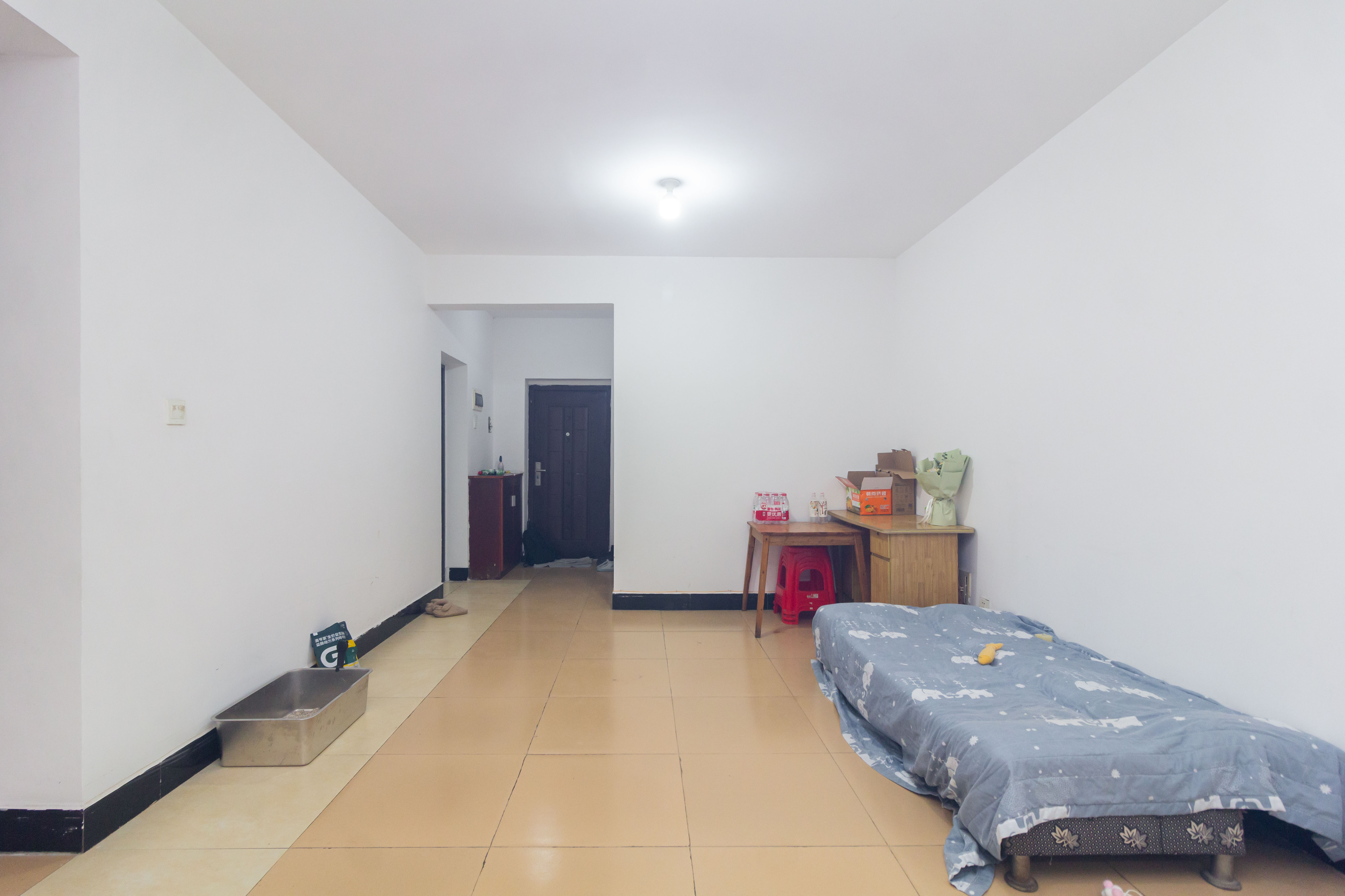 圣力华苑 2室2厅1卫 45.0万 圣力华苑 2室2厅1卫 45.0万客厅