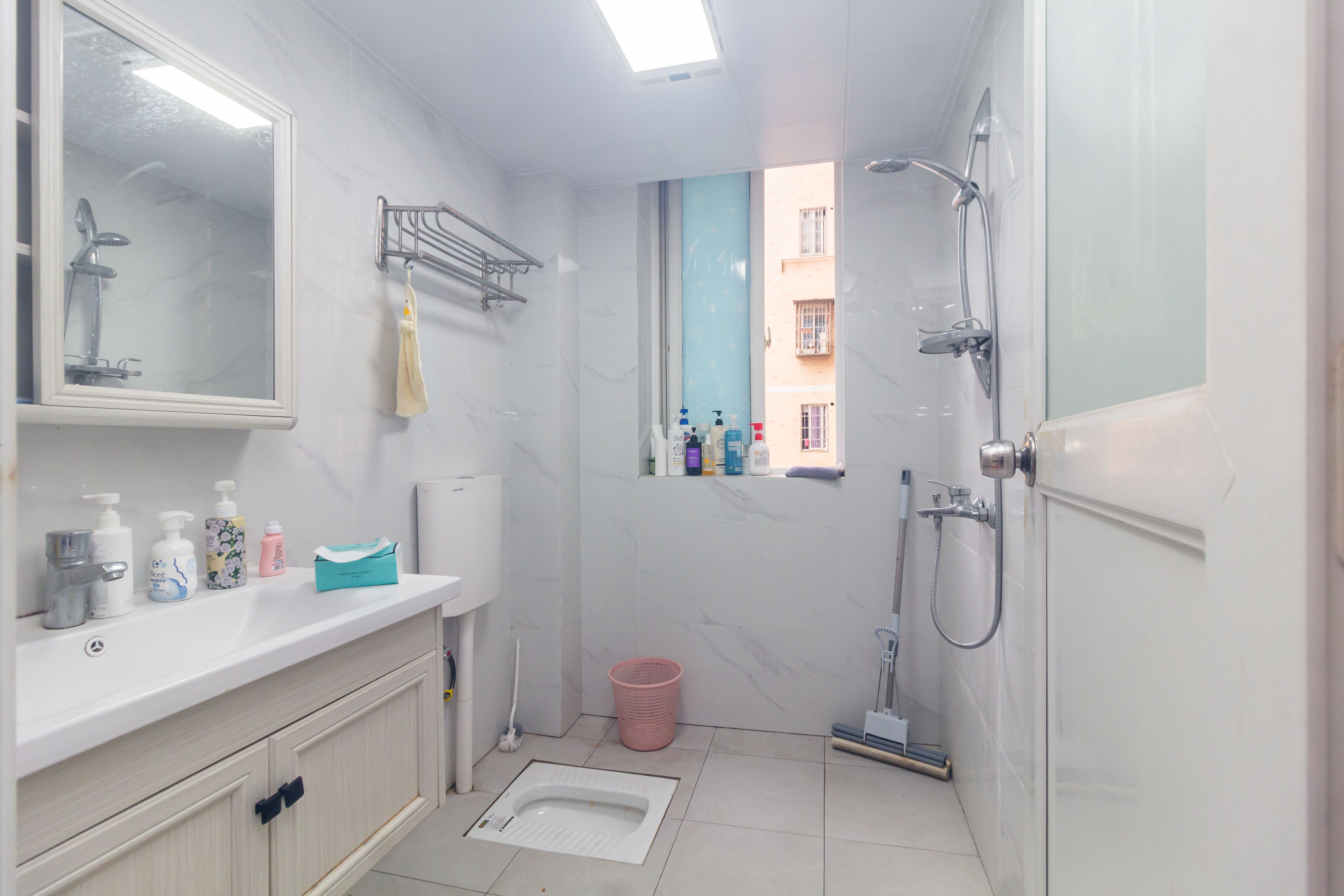 圣力华苑 2室2厅1卫 45.0万 圣力华苑 2室2厅1卫 45.0万卧室