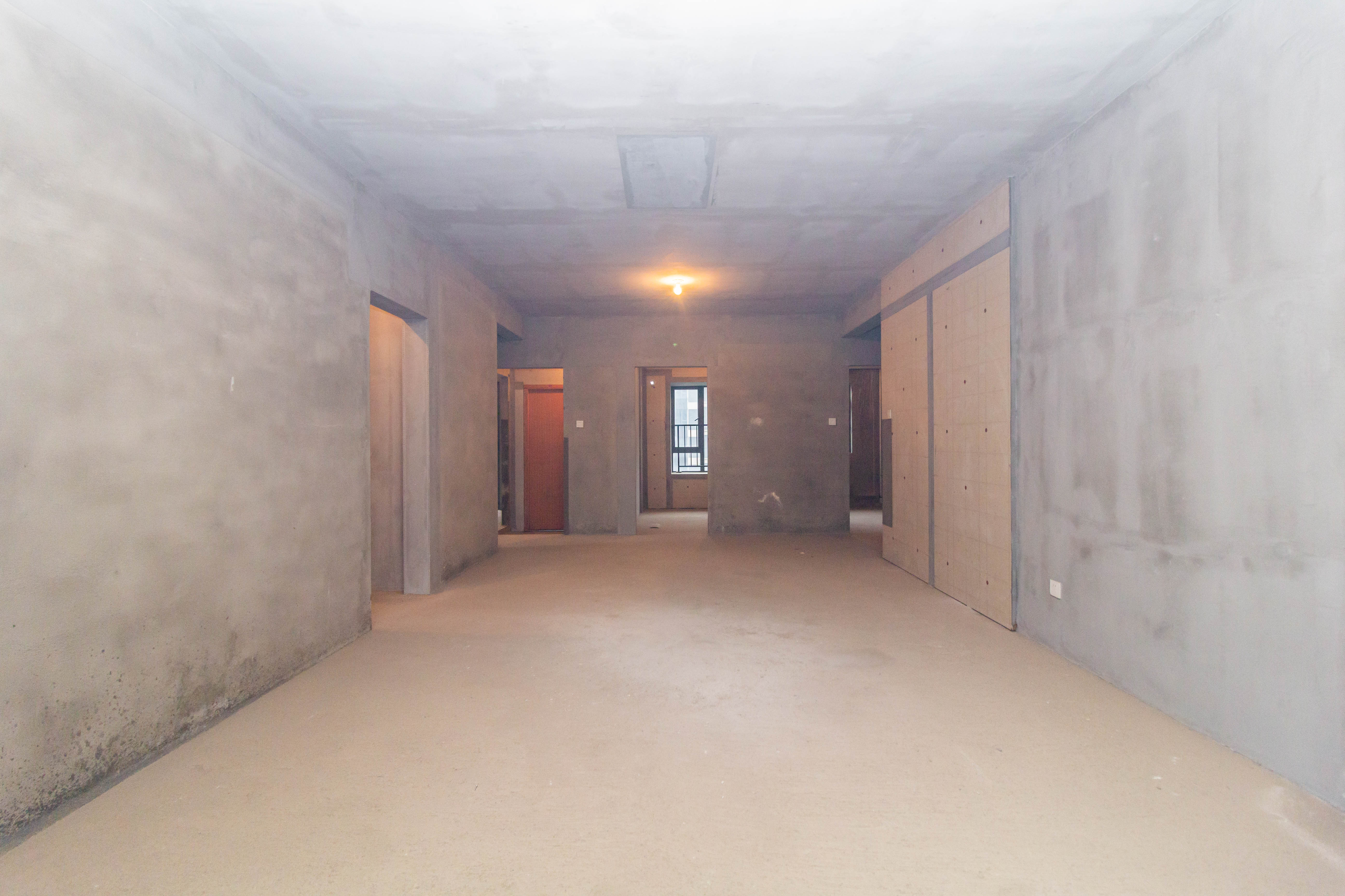 日盛湖湘花苑  4室2厅2卫    86.0万 日盛湖湘花苑  4室2厅2卫    86.0万