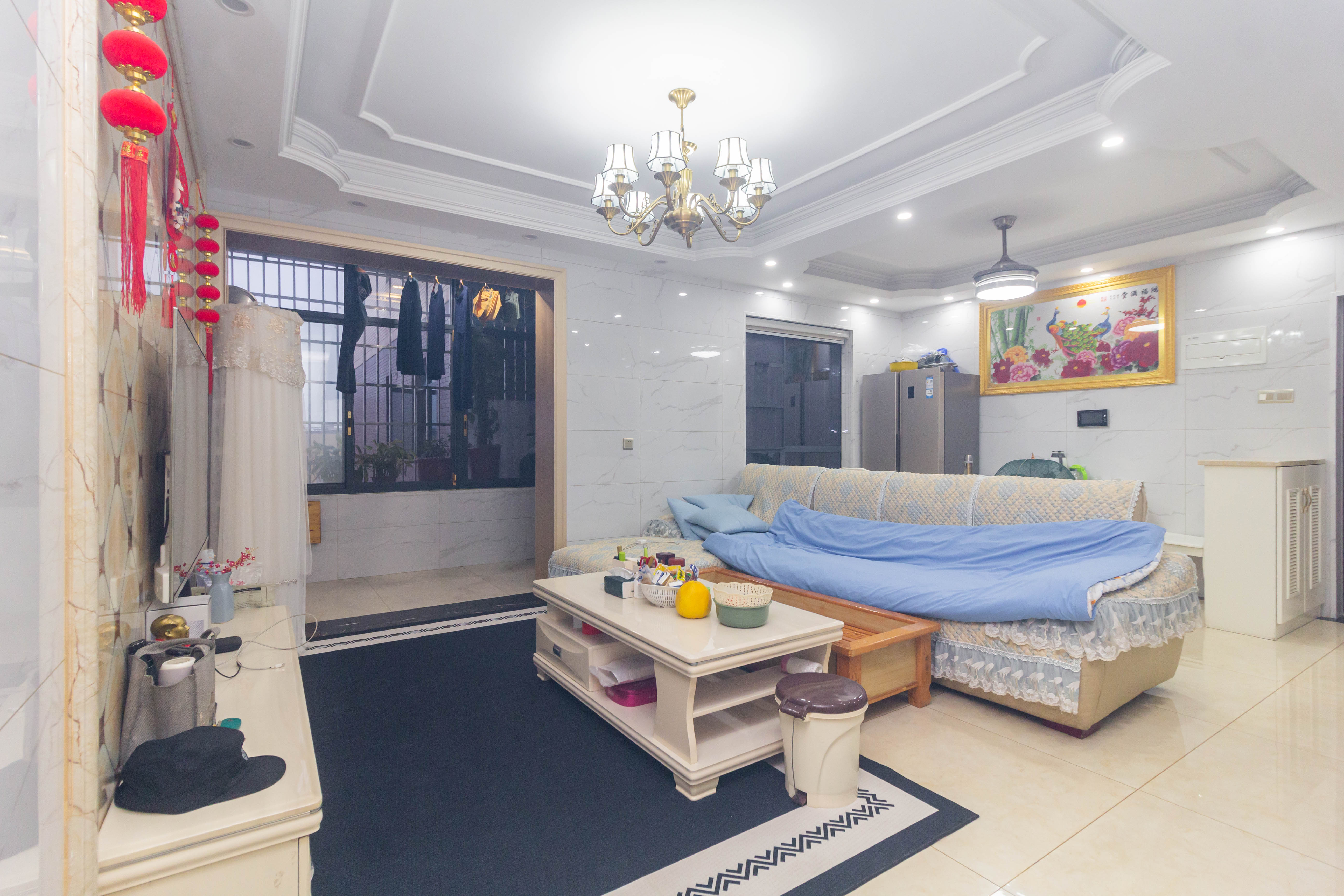 中国铁建国际城二期 3室2厅1卫 66.8万 中国铁建国际城二期 3室2厅1卫 66.8万客厅