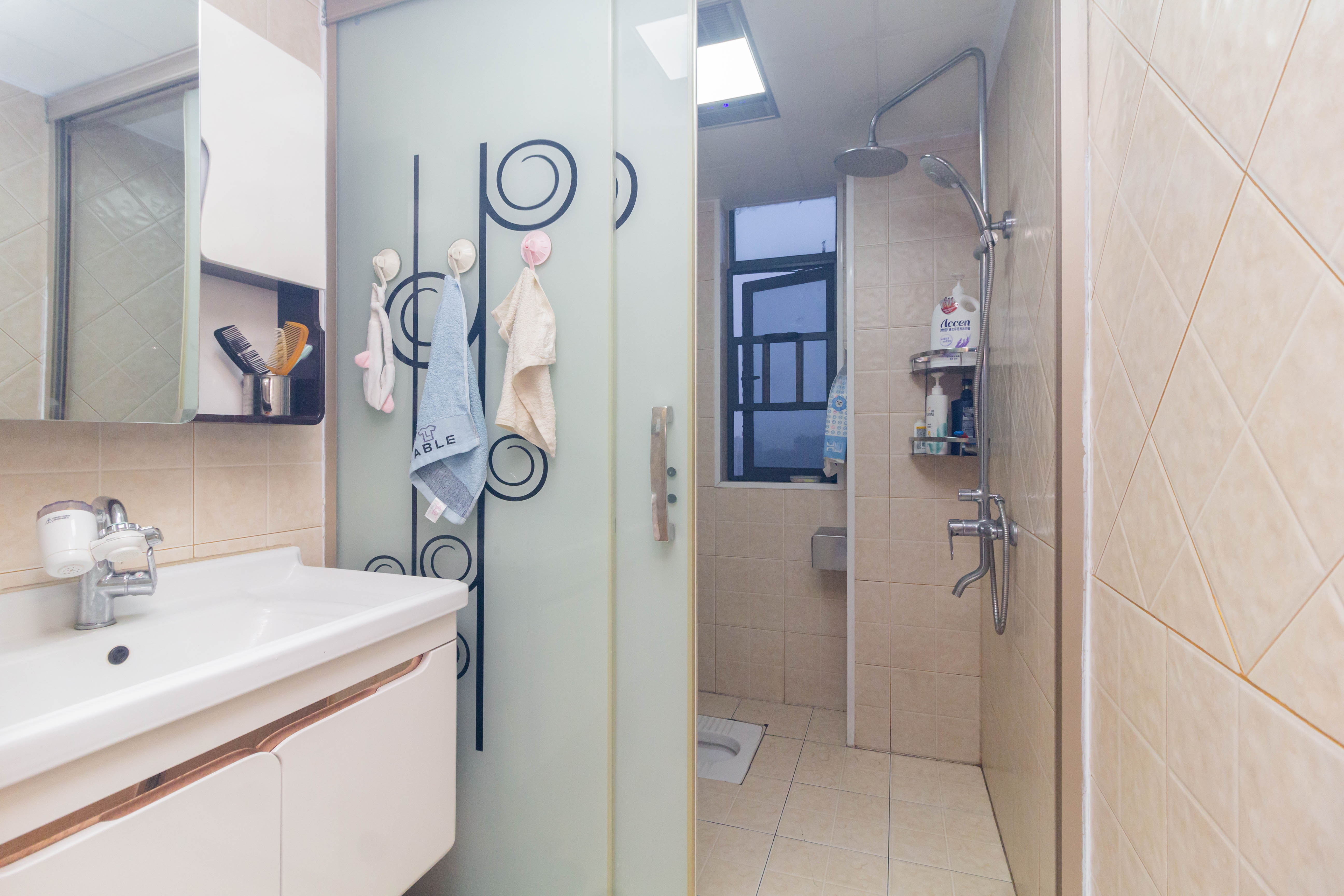 中国铁建国际城二期  3室2厅1卫    66.8万卫生间