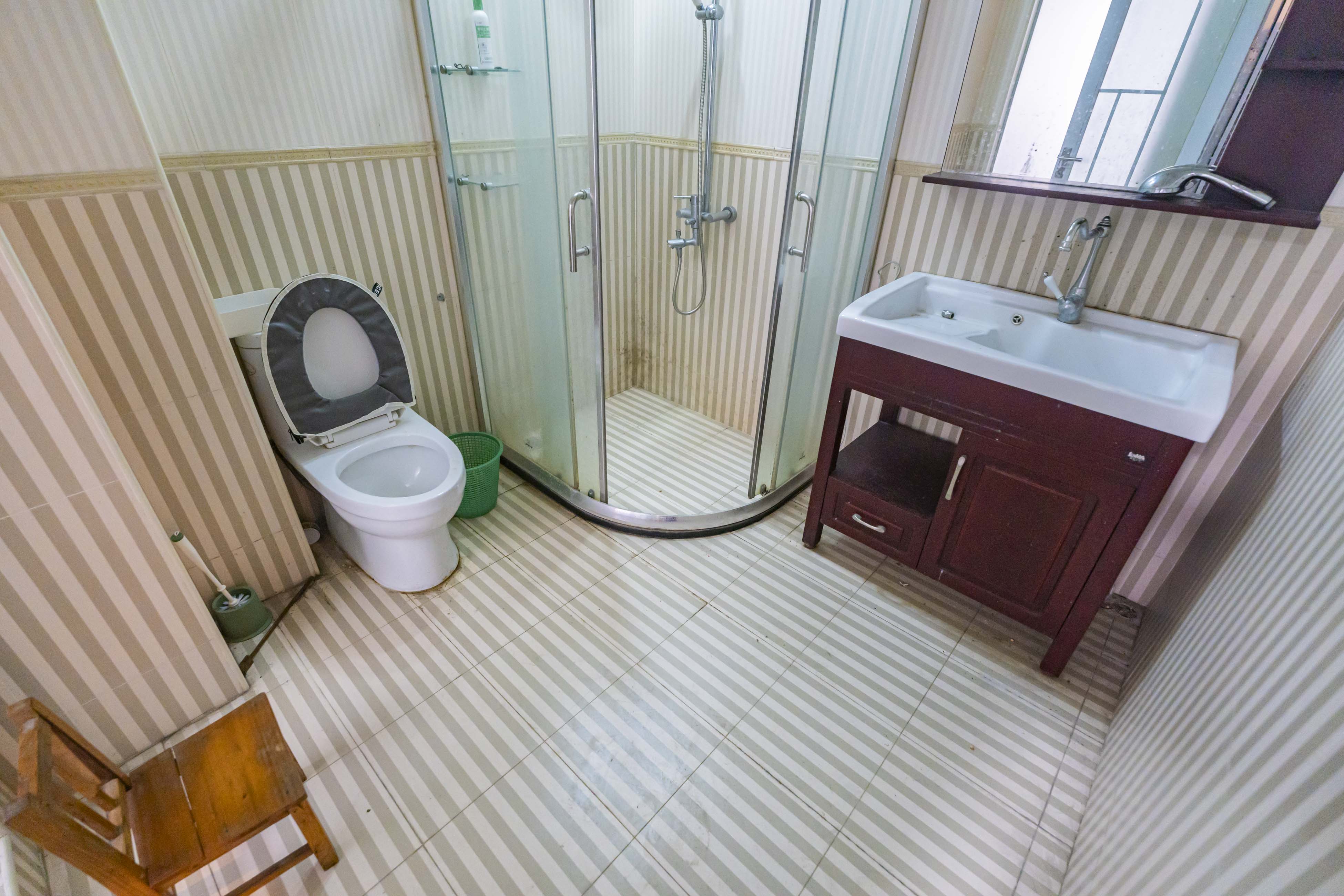 四季阳光花城  3室2厅2卫    132.8万卫生间