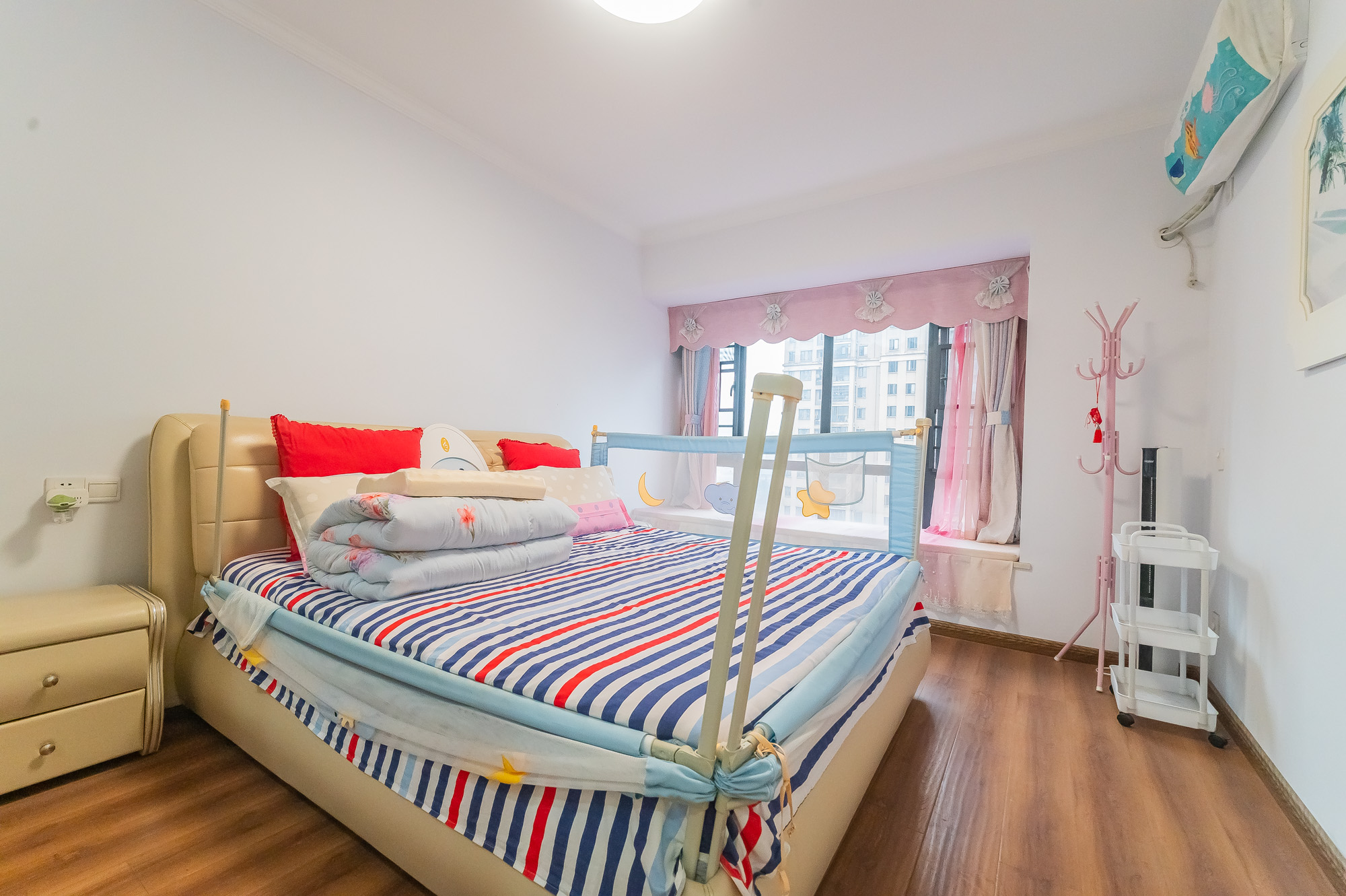 深业睿城 4室2厅2卫 117.8万 深业睿城 4室2厅2卫 117.8万卧室