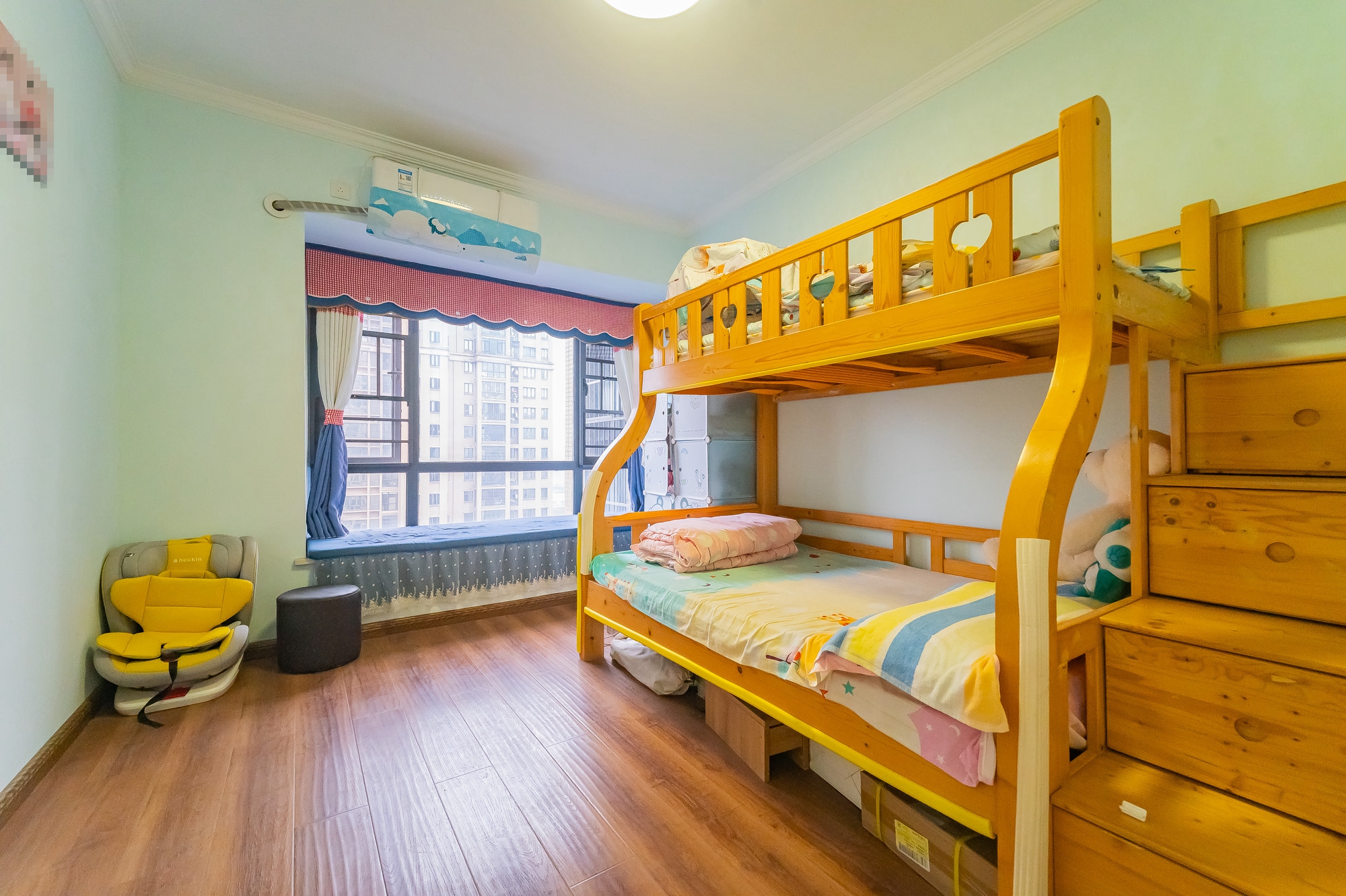 深业睿城 4室2厅2卫 117.8万 深业睿城 4室2厅2卫 117.8万卧室