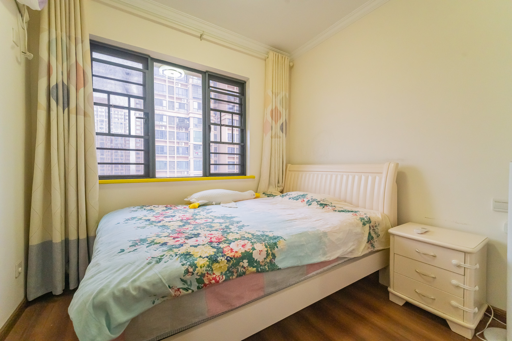 深业睿城 4室2厅2卫 117.8万 深业睿城 4室2厅2卫 117.8万卧室