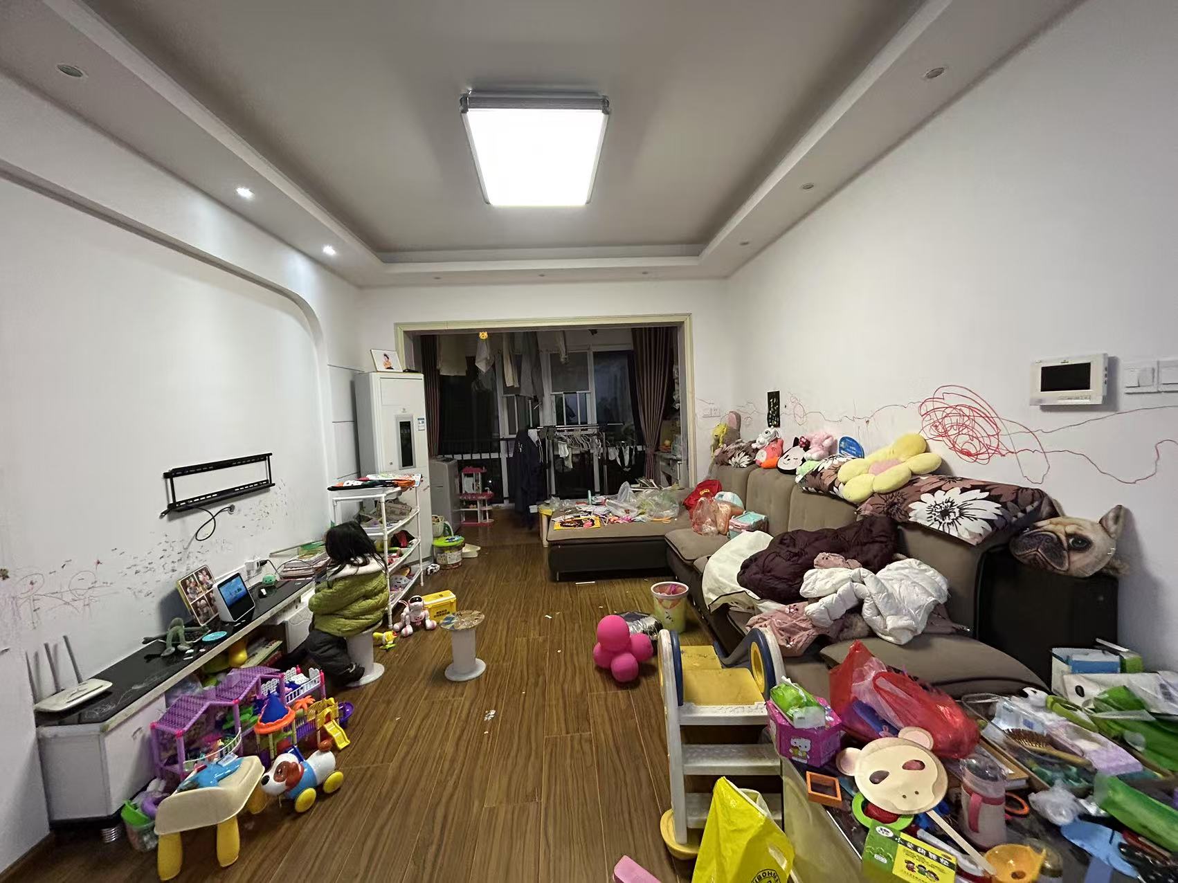 美的城三期  2室2厅1卫    30.0万 美的城三期  2室2厅1卫    30.0万室内图