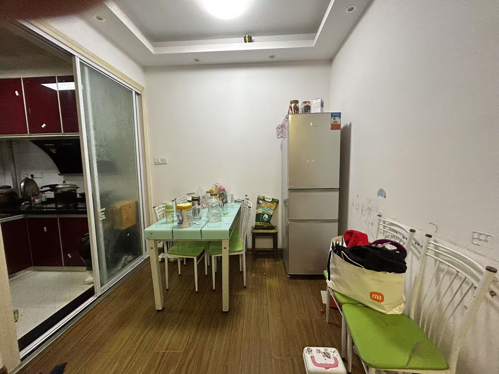 美的城三期  2室2厅1卫    30.0万 美的城三期  2室2厅1卫    30.0万室内图