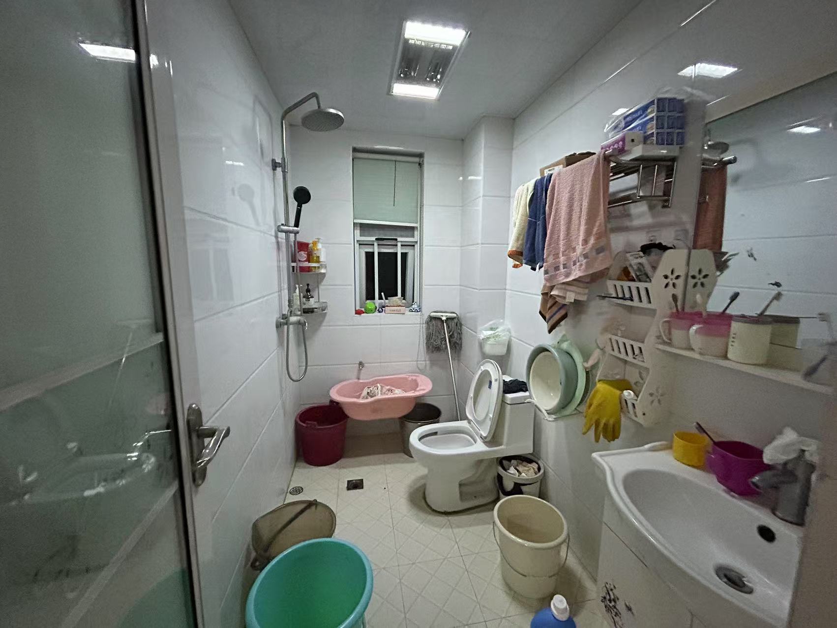 美的城三期  2室2厅1卫    30.0万 美的城三期  2室2厅1卫    30.0万室内图