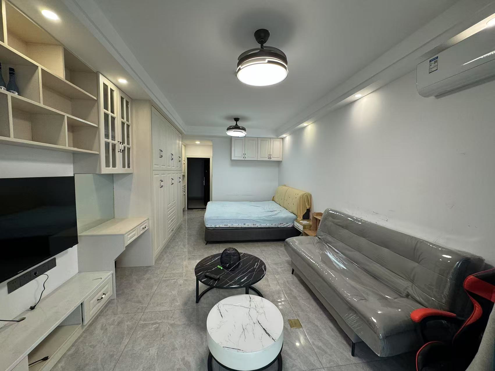 山水洲城华晨第一城  1室1厅1卫    25.0万 山水洲城华晨第一城  1室1厅1卫    25.0万室内图