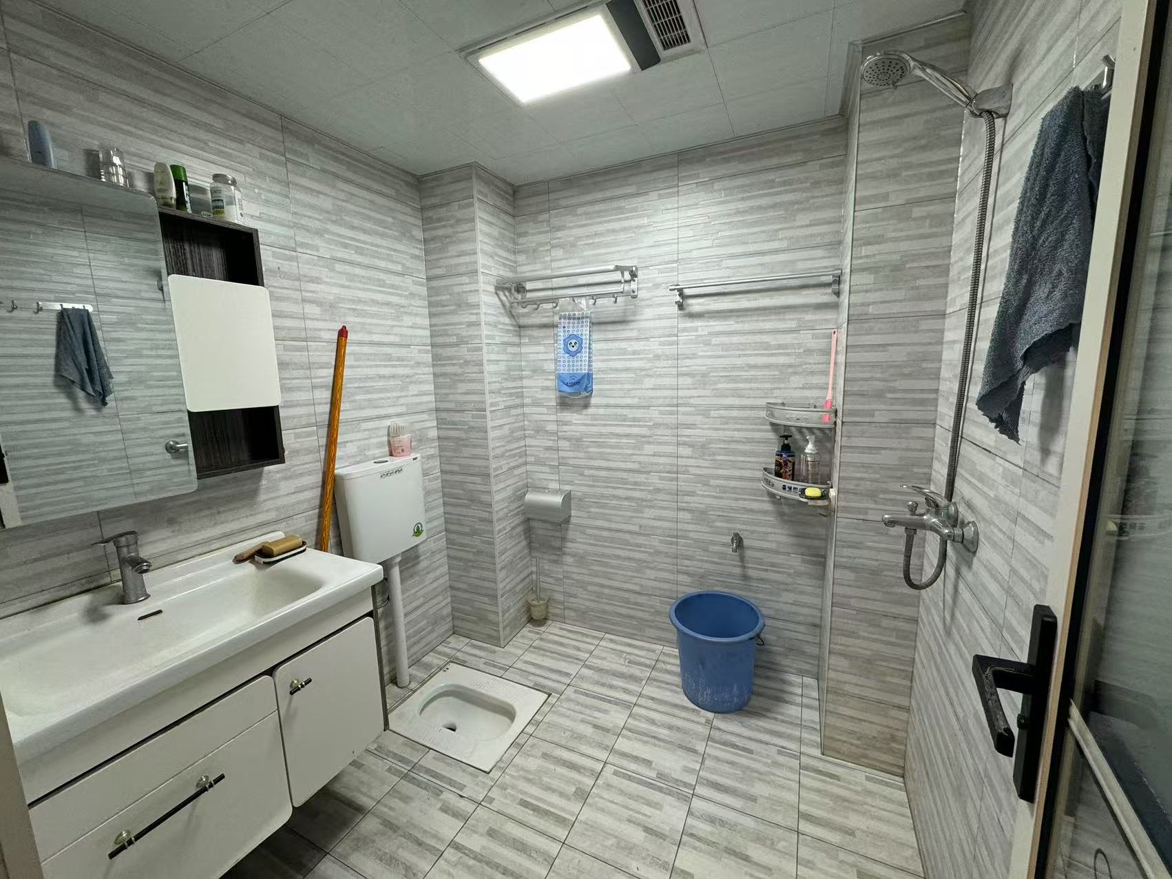 山水洲城华晨第一城  1室1厅1卫    25.0万 山水洲城华晨第一城  1室1厅1卫    25.0万室内图