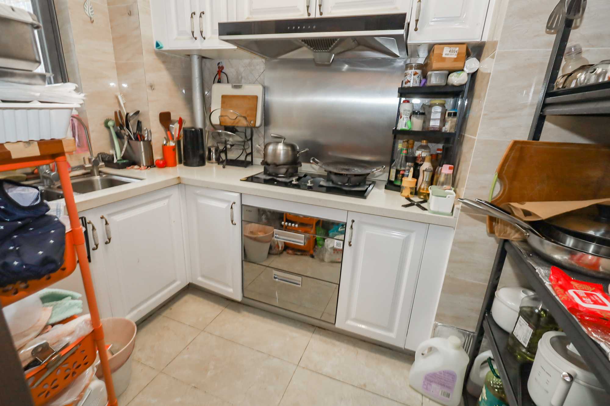 保利天禧C区  4室2厅2卫    218.0万 保利天禧C区  4室2厅2卫    218.0万厨房