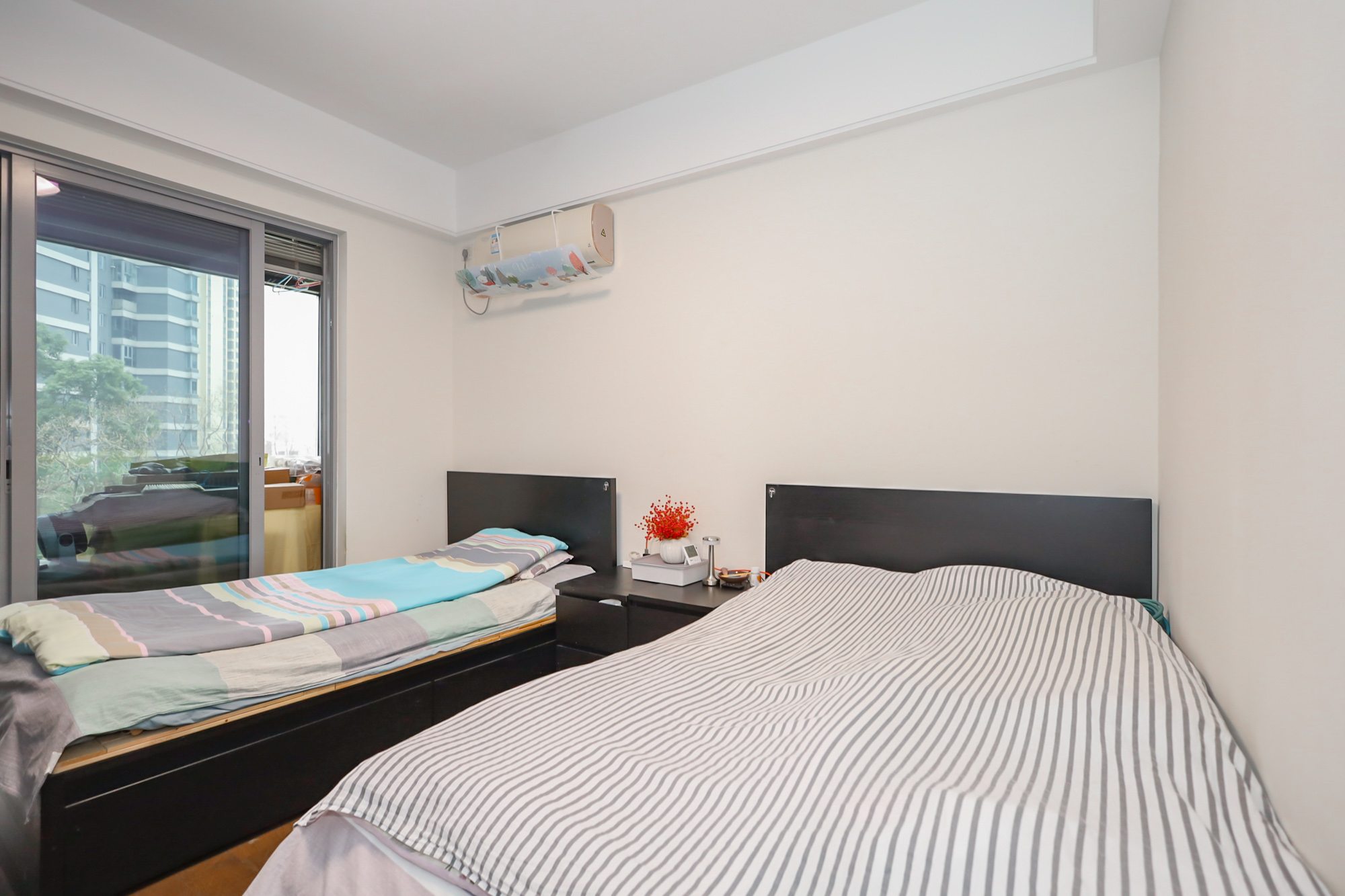 保利天禧C区  4室2厅2卫    218.0万 保利天禧C区  4室2厅2卫    218.0万卧室