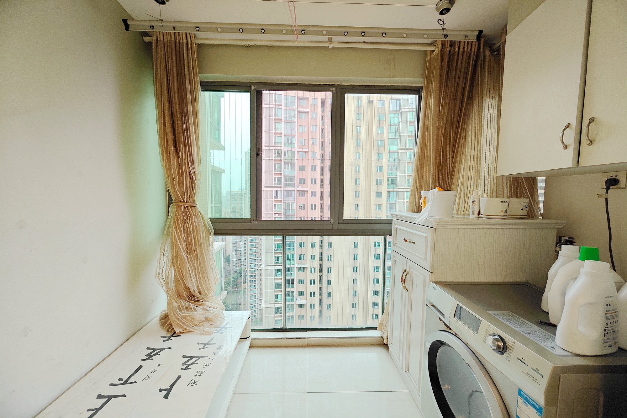 新城新世界一二三期  3室2厅1卫    95.0万 新城新世界一二三期  3室2厅1卫    95.0万卧室