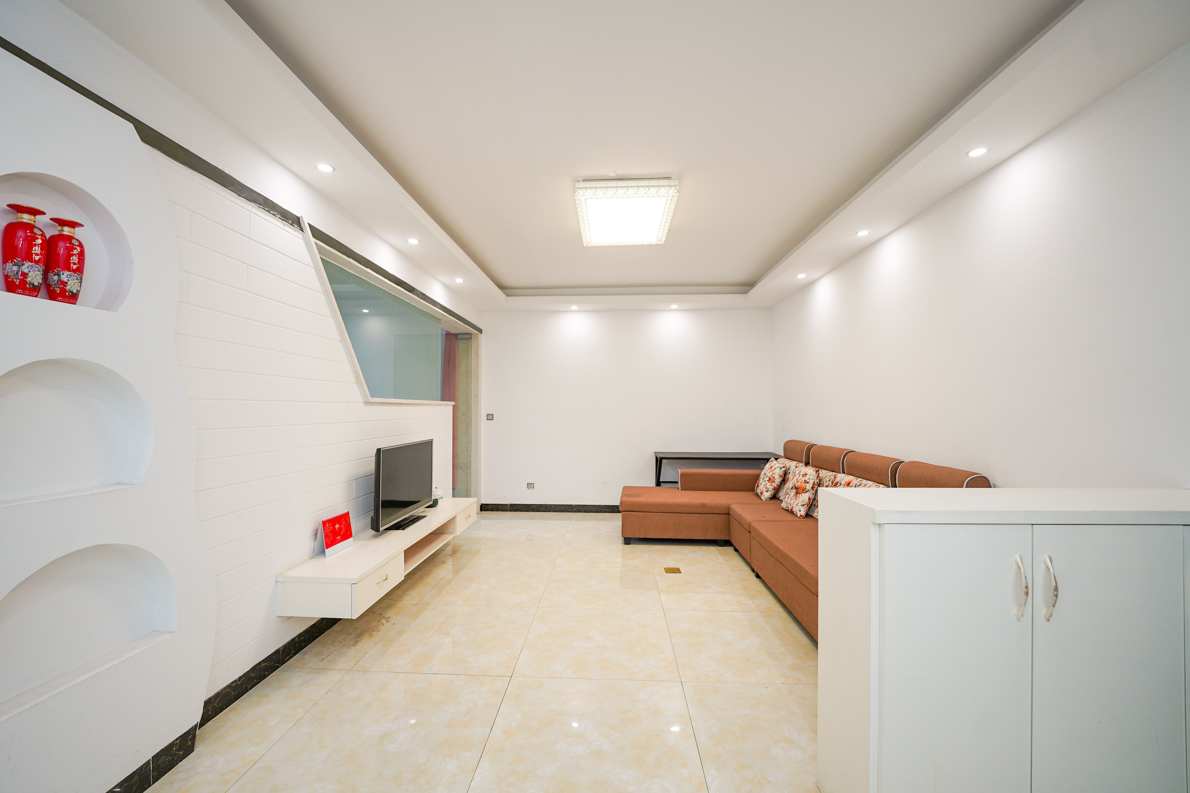 五矿格澜郡  3室2厅1卫    62.0万 五矿格澜郡  3室2厅1卫    62.0万客厅