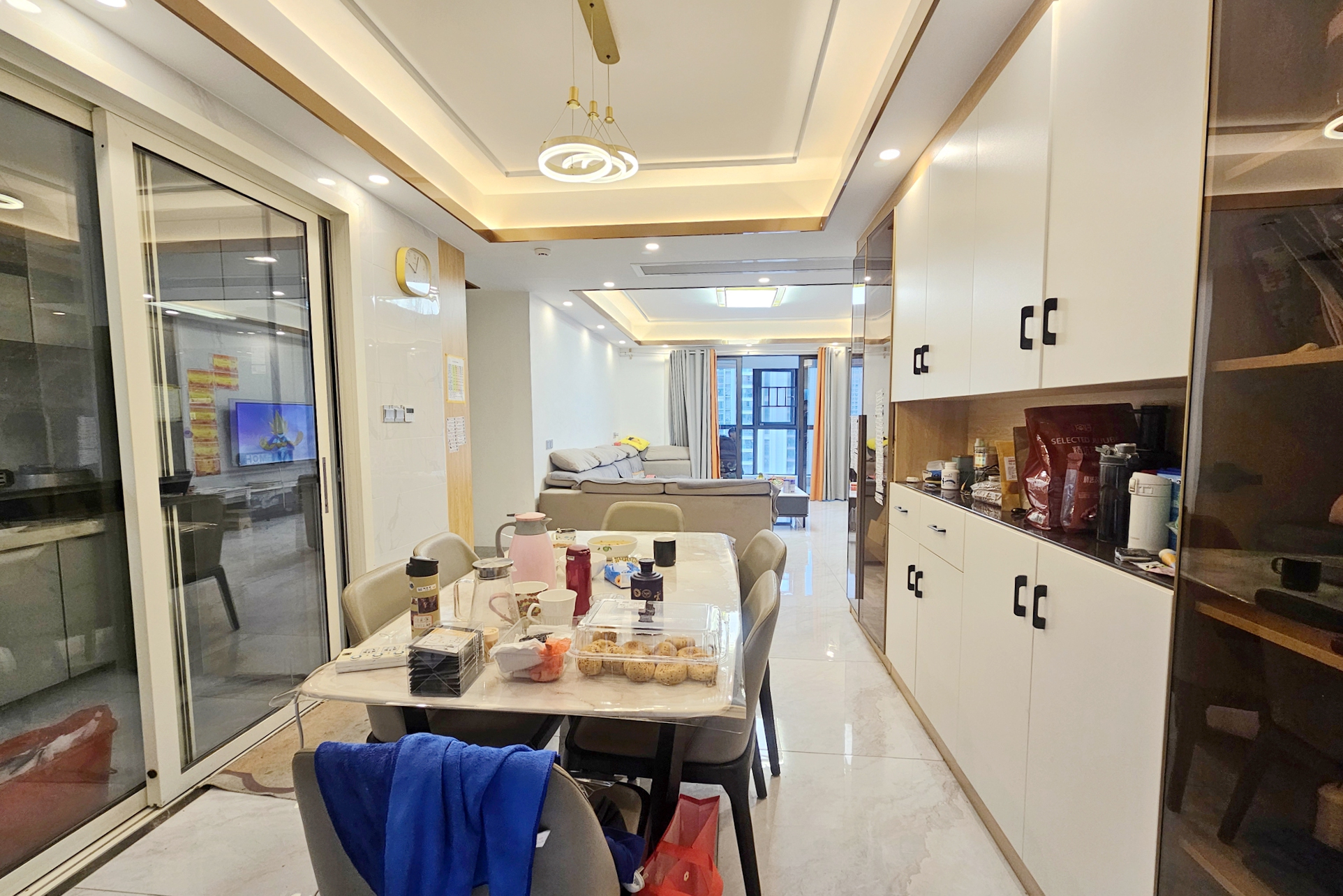 明昇壹城(明昇时代广场)二期 4室2厅2卫 206.0万 明昇壹城(明昇时代广场)二期 4室2厅2卫 206.0万客厅