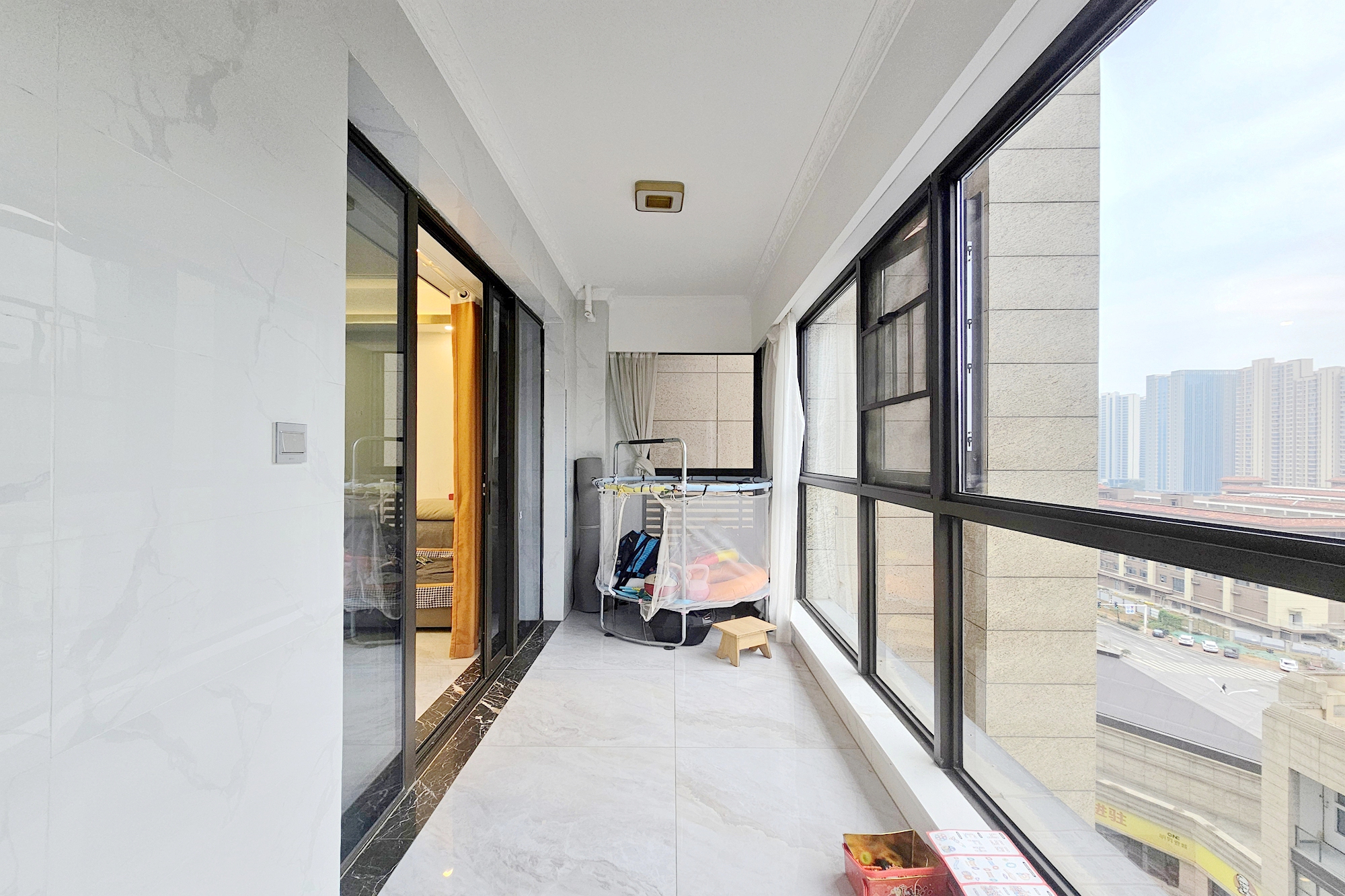 明昇壹城(明昇时代广场)二期 4室2厅2卫 206.0万 明昇壹城(明昇时代广场)二期 4室2厅2卫 206.0万阳台