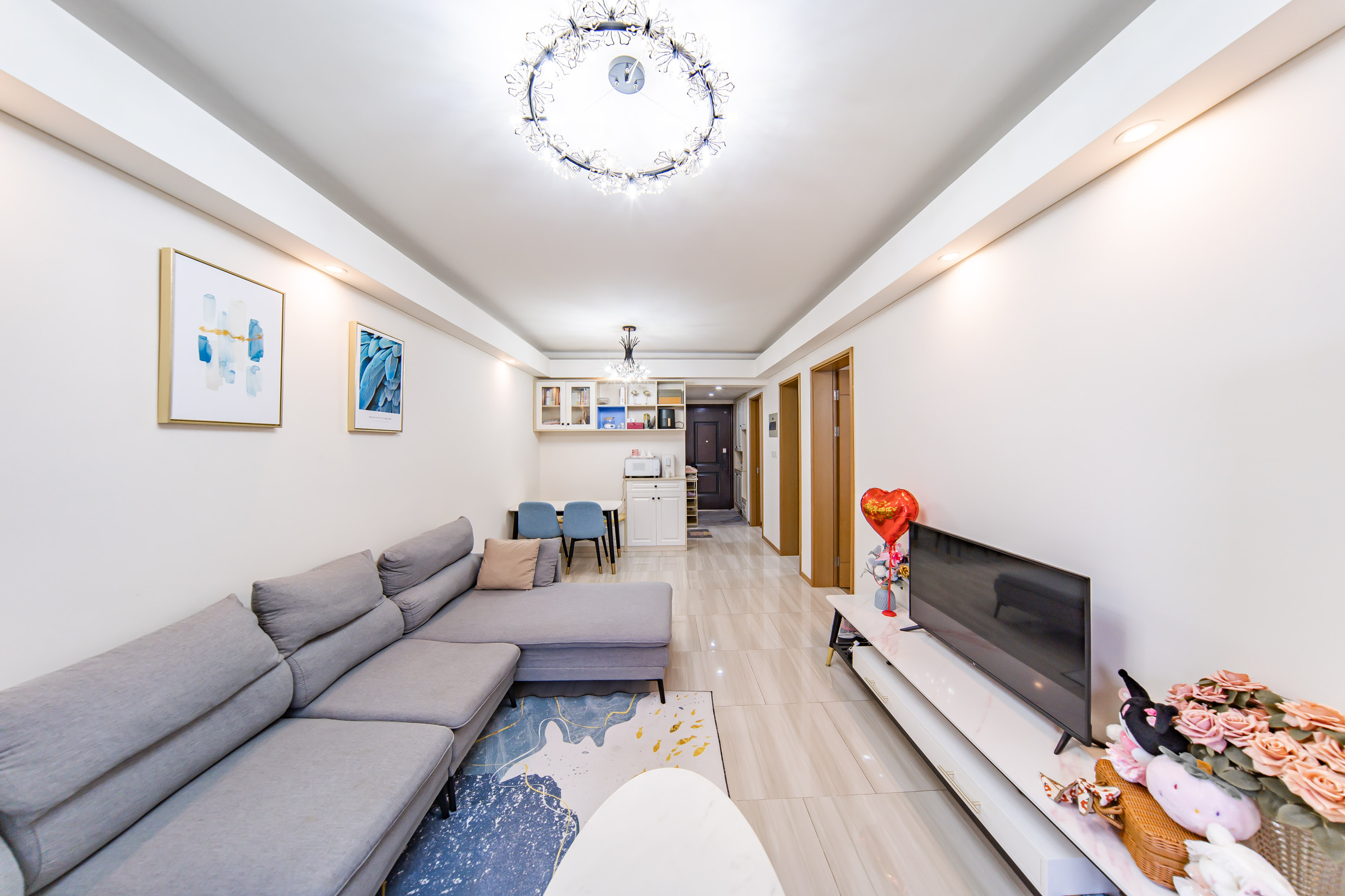 阳光100一期、四五期 2室2厅1卫 88.0万 阳光100一期、四五期 2室2厅1卫 88.0万客厅