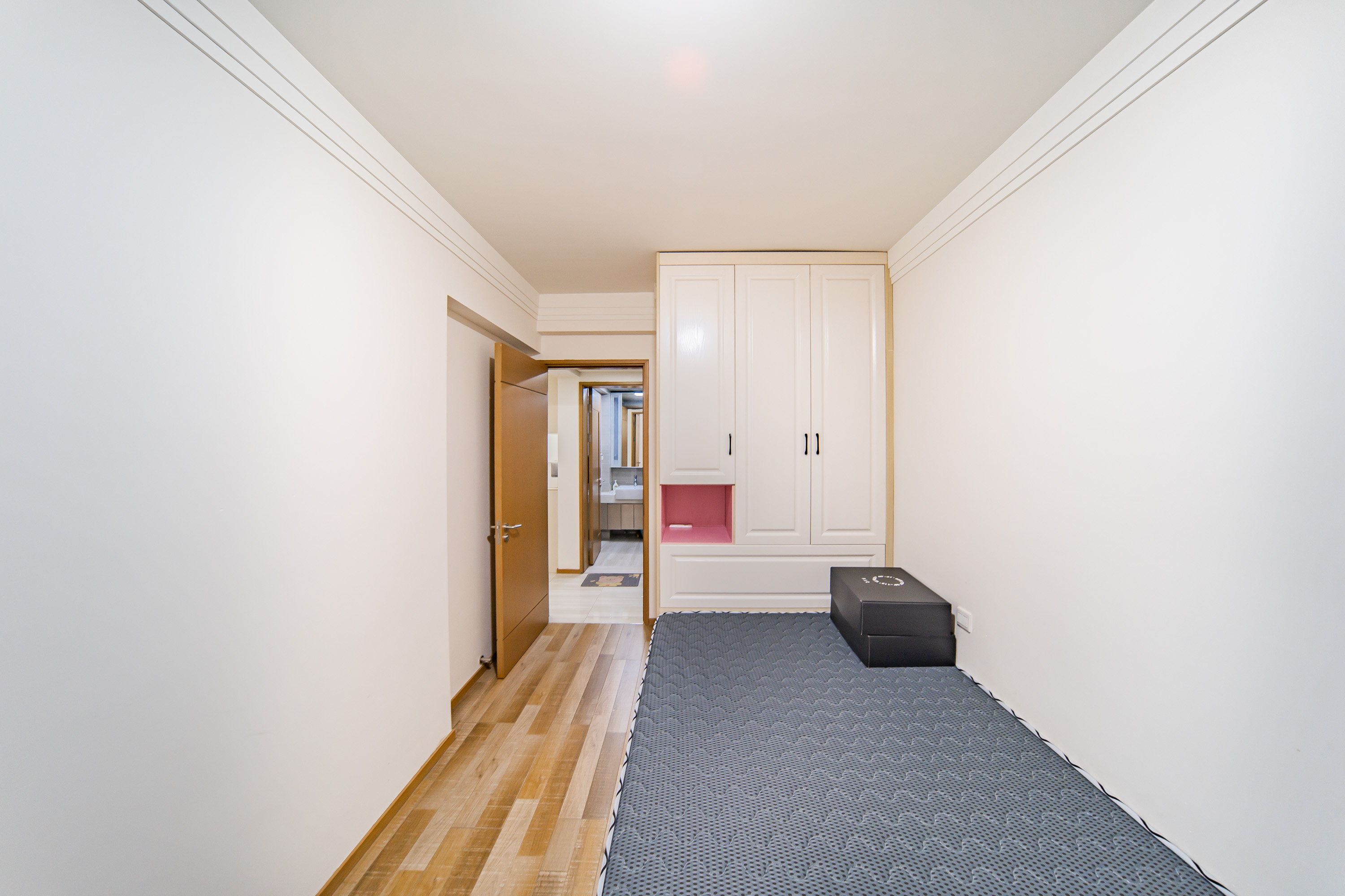 阳光100一期、四五期 2室2厅1卫 88.0万 阳光100一期、四五期 2室2厅1卫 88.0万卧室